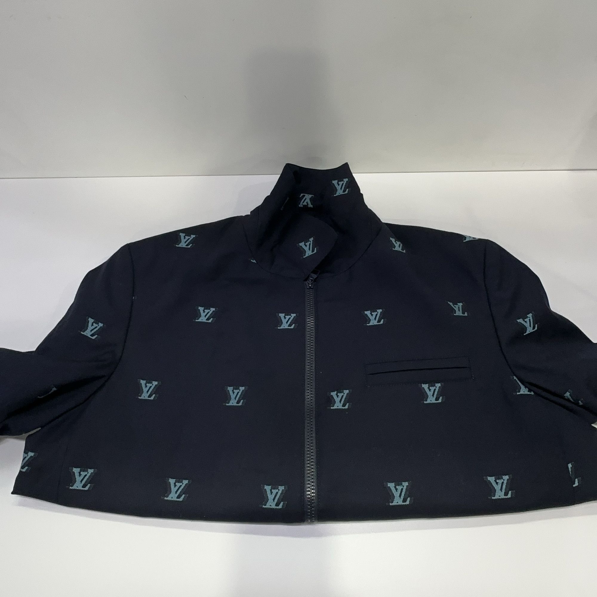 Louis Vuitton Louis Vuitton Logo Print Zip Jacket Size 50 Size US M / EU 48-50 / 2 - 6 Thumbnail