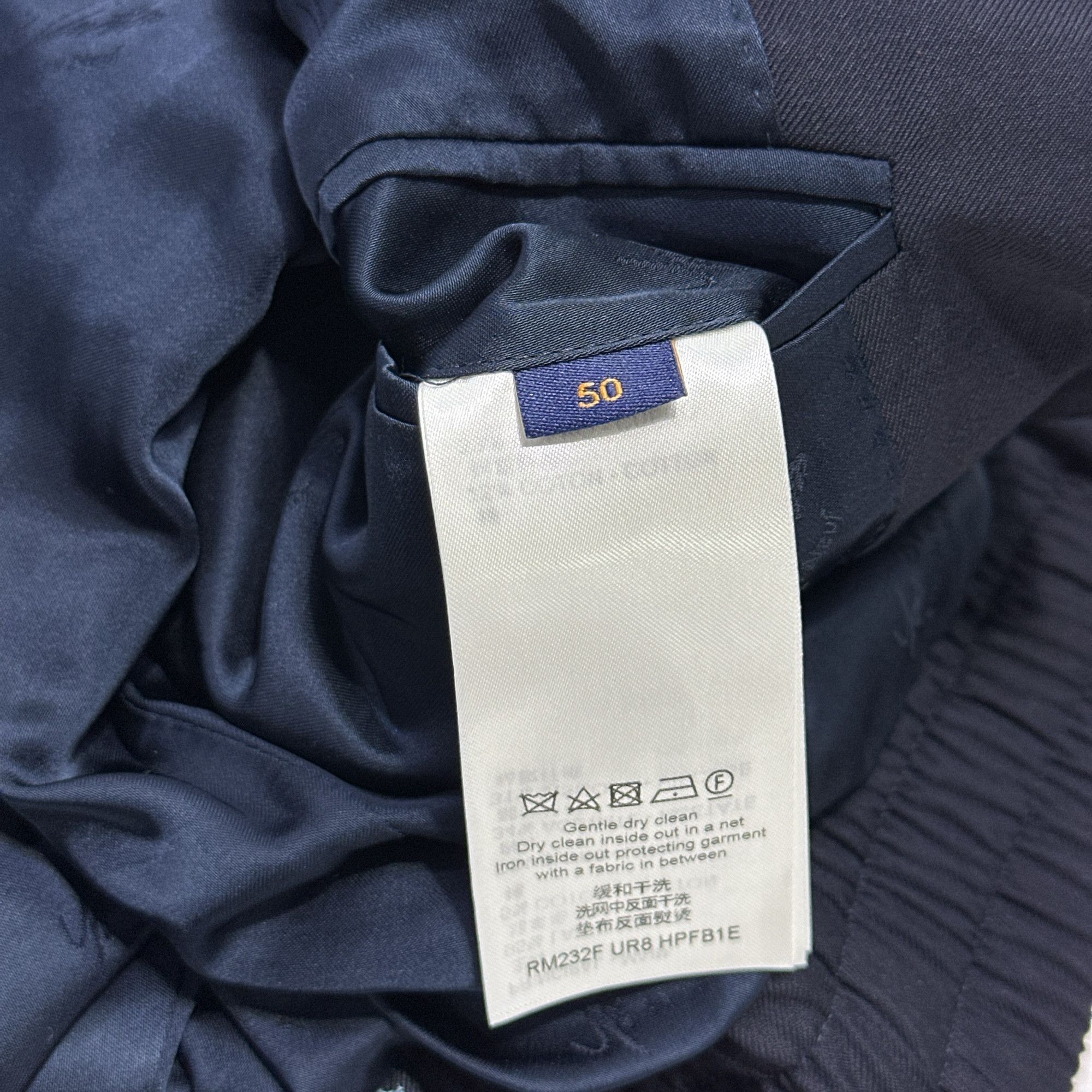 Louis Vuitton Louis Vuitton Logo Print Zip Jacket Size 50 Size US M / EU 48-50 / 2 - 3 Thumbnail