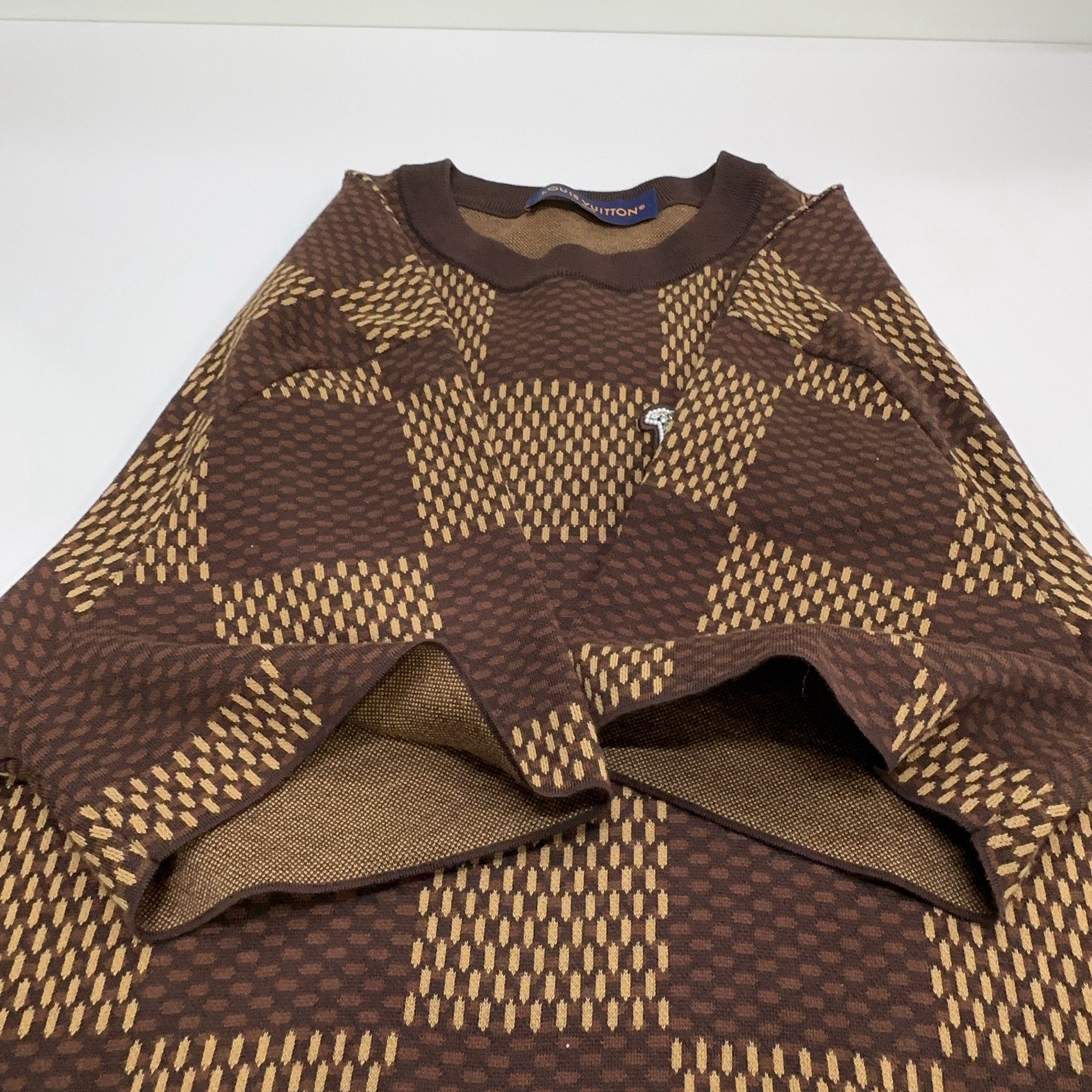 Louis Vuitton Louis Vuitton Crystal LV Patch Damier T-Shirt Size L Size US L / EU 52-54 / 3 - 6 Thumbnail
