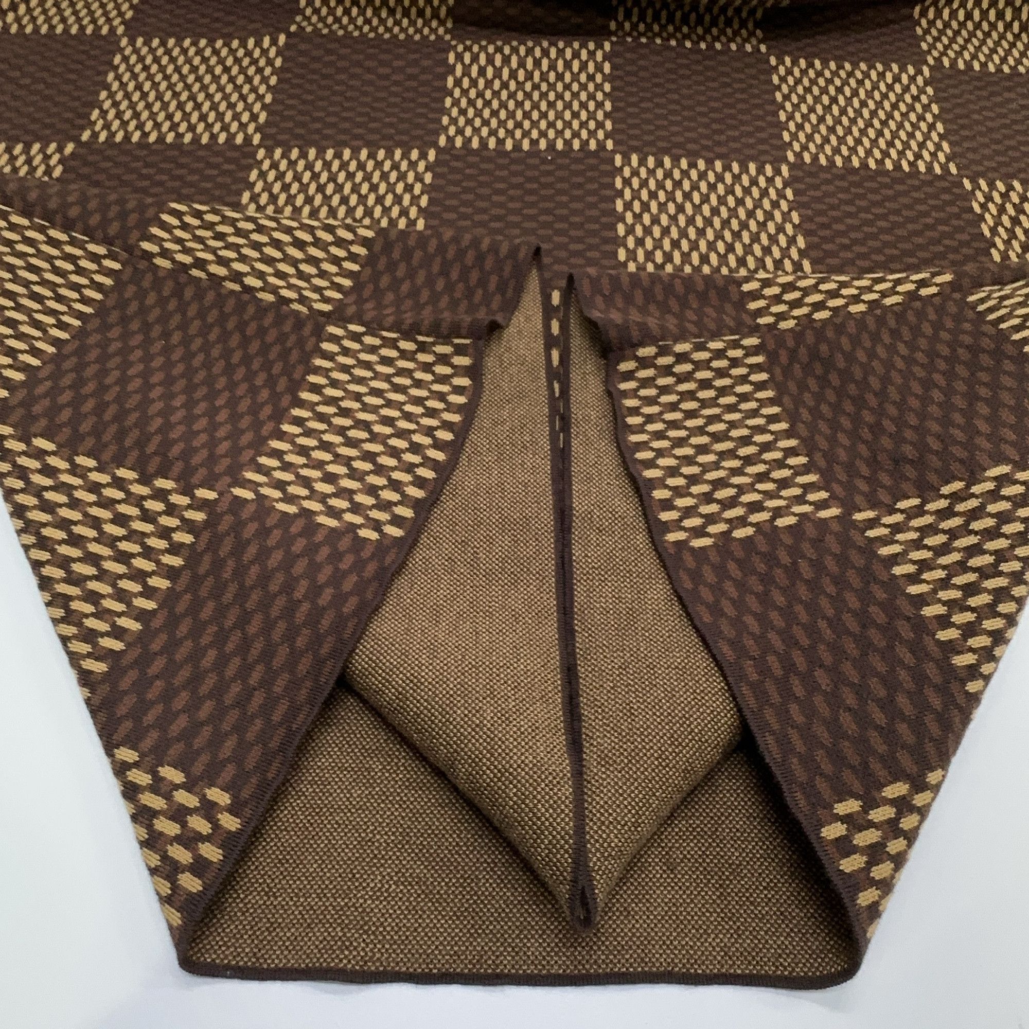 Louis Vuitton Louis Vuitton Crystal LV Patch Damier T-Shirt Size L Size US L / EU 52-54 / 3 - 7 Thumbnail