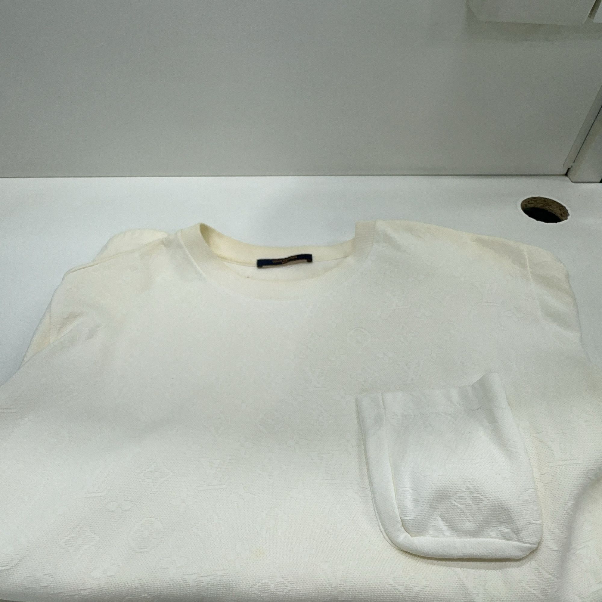 Louis Vuitton Louis Vuitton Monogram Pocket T-Shirt XL Size US XL / EU 56 / 4 - 7 Thumbnail
