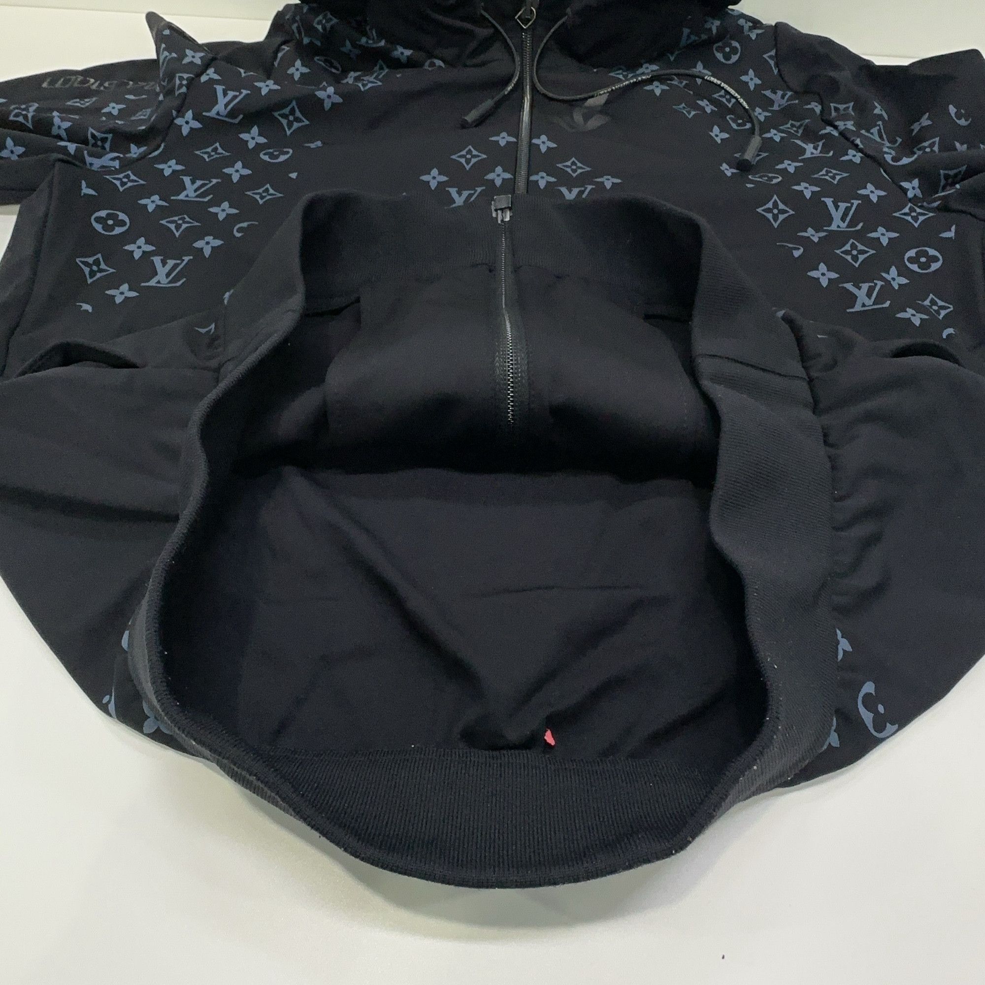 Louis Vuitton Louis Vuitton Monogram Zip-Up Hoodie Size M Size US M / EU 48-50 / 2 - 8 Thumbnail