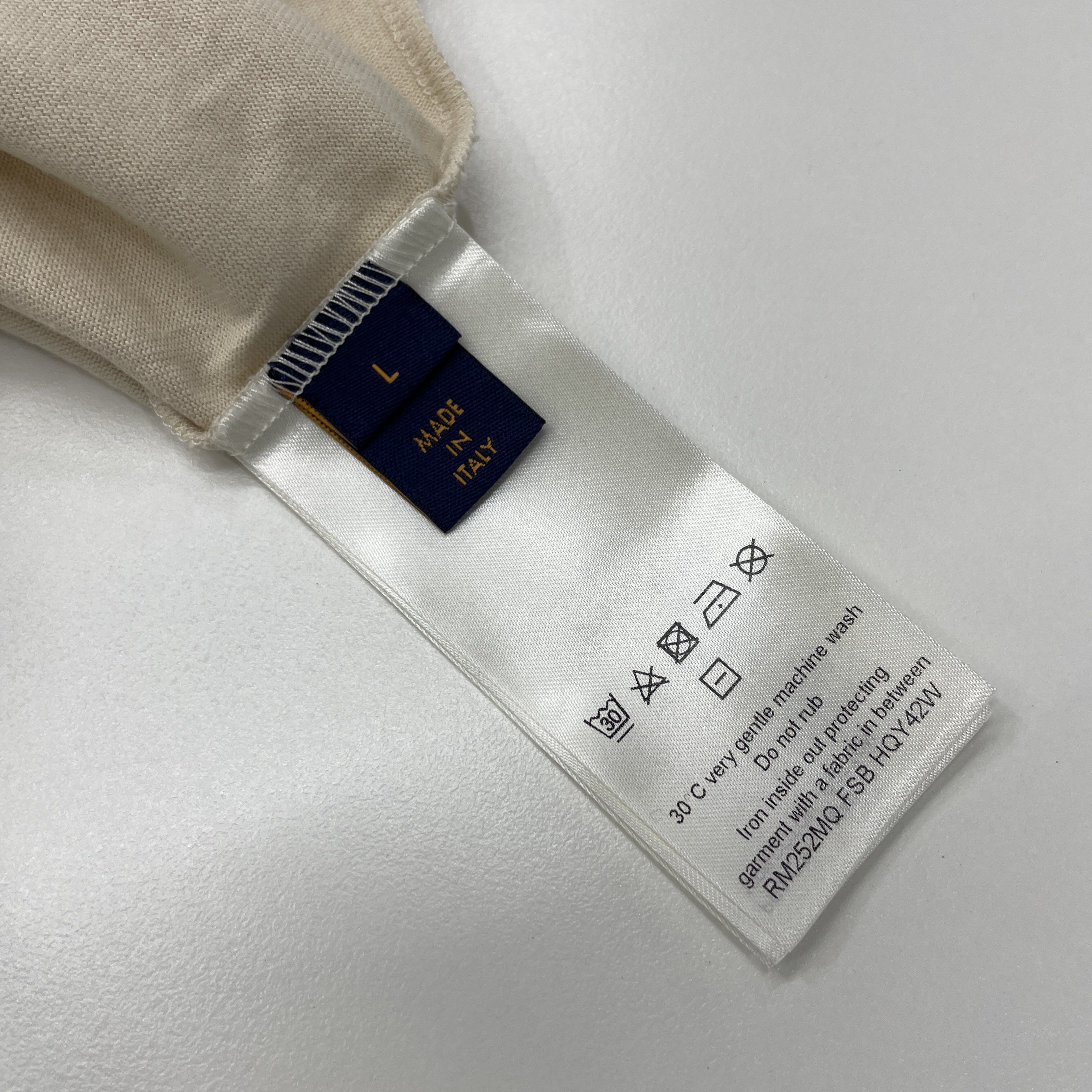 Louis Vuitton Louis Vuitton Monogram Gradient Print T-Shirt L Size US L / EU 52-54 / 3 - 4 Thumbnail