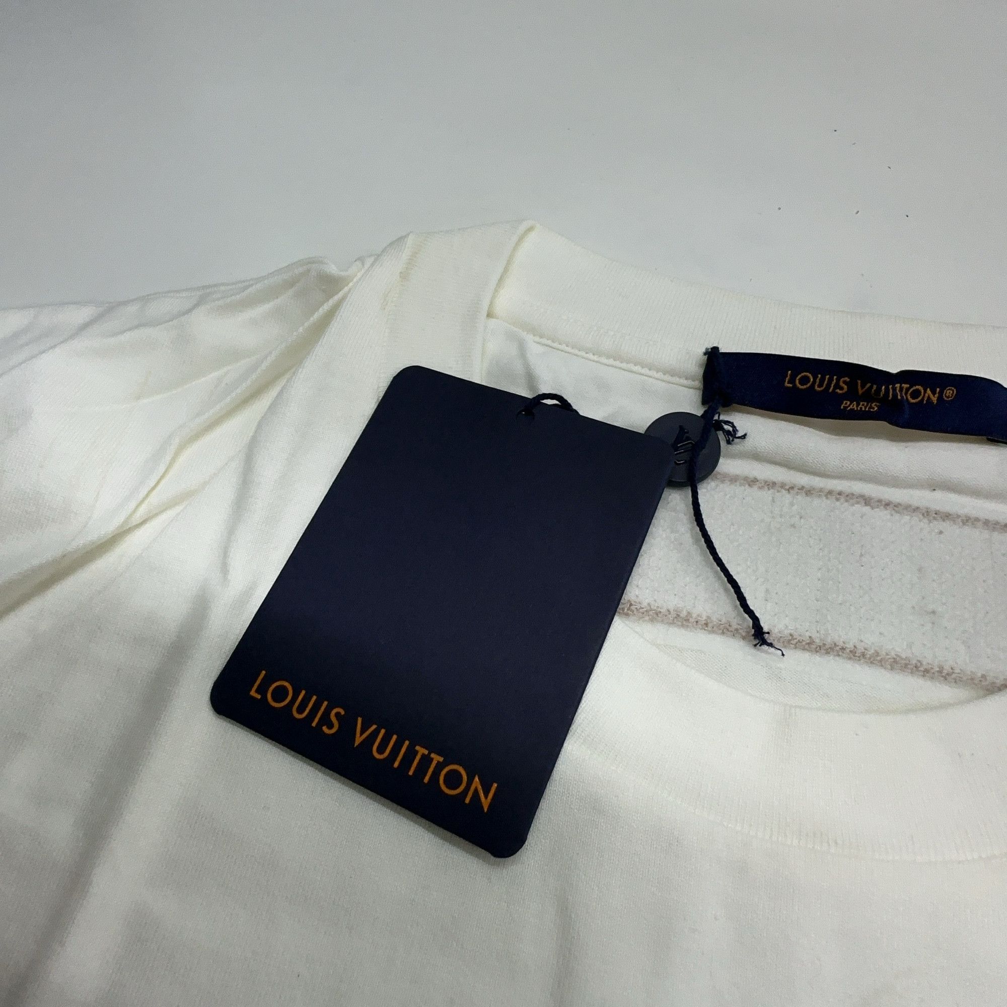 Louis Vuitton Louis Vuitton Beaded Logo T-Shirt XL Size US XL / EU 56 / 4 - 7 Thumbnail