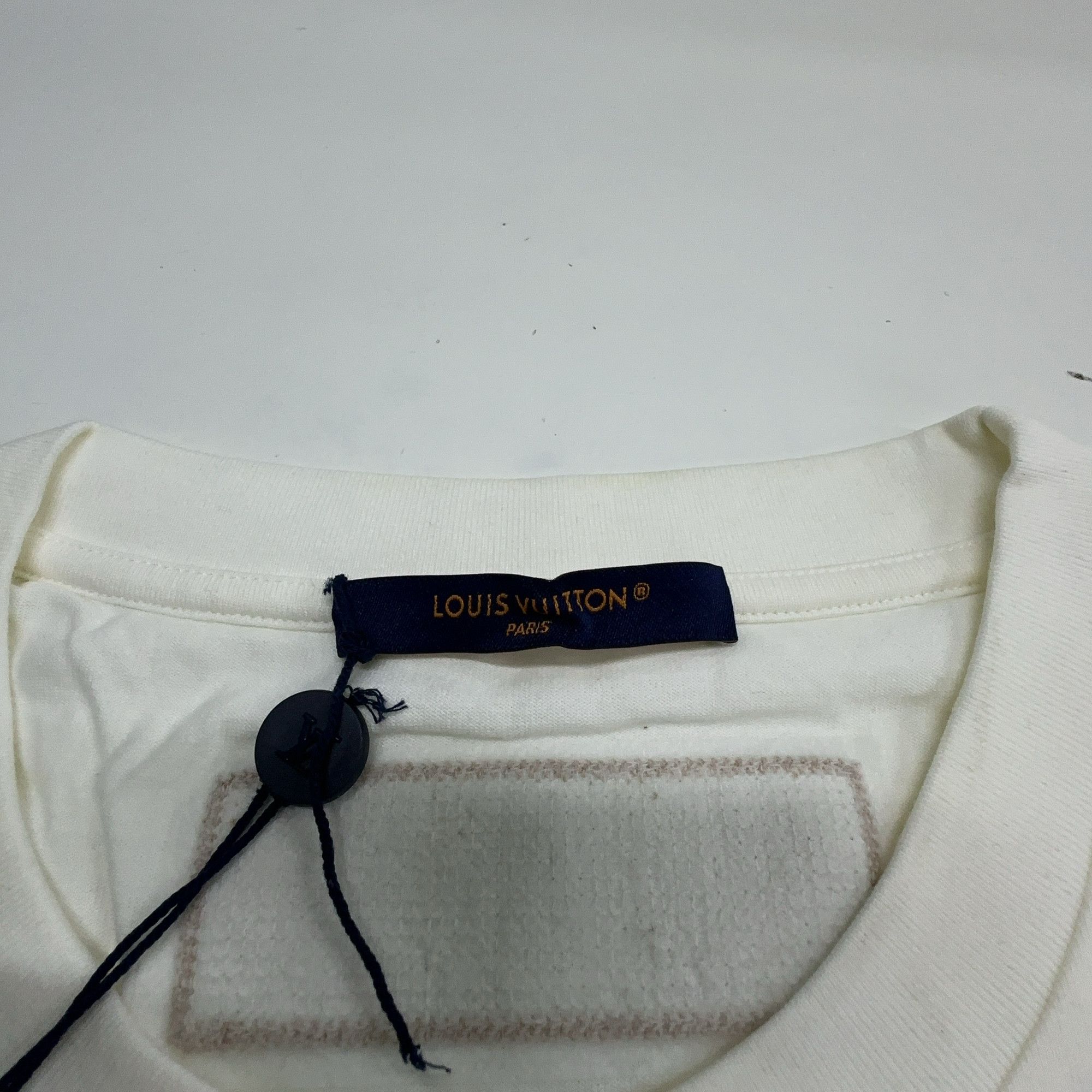 Louis Vuitton Louis Vuitton Beaded Logo T-Shirt XL Size US XL / EU 56 / 4 - 6 Thumbnail