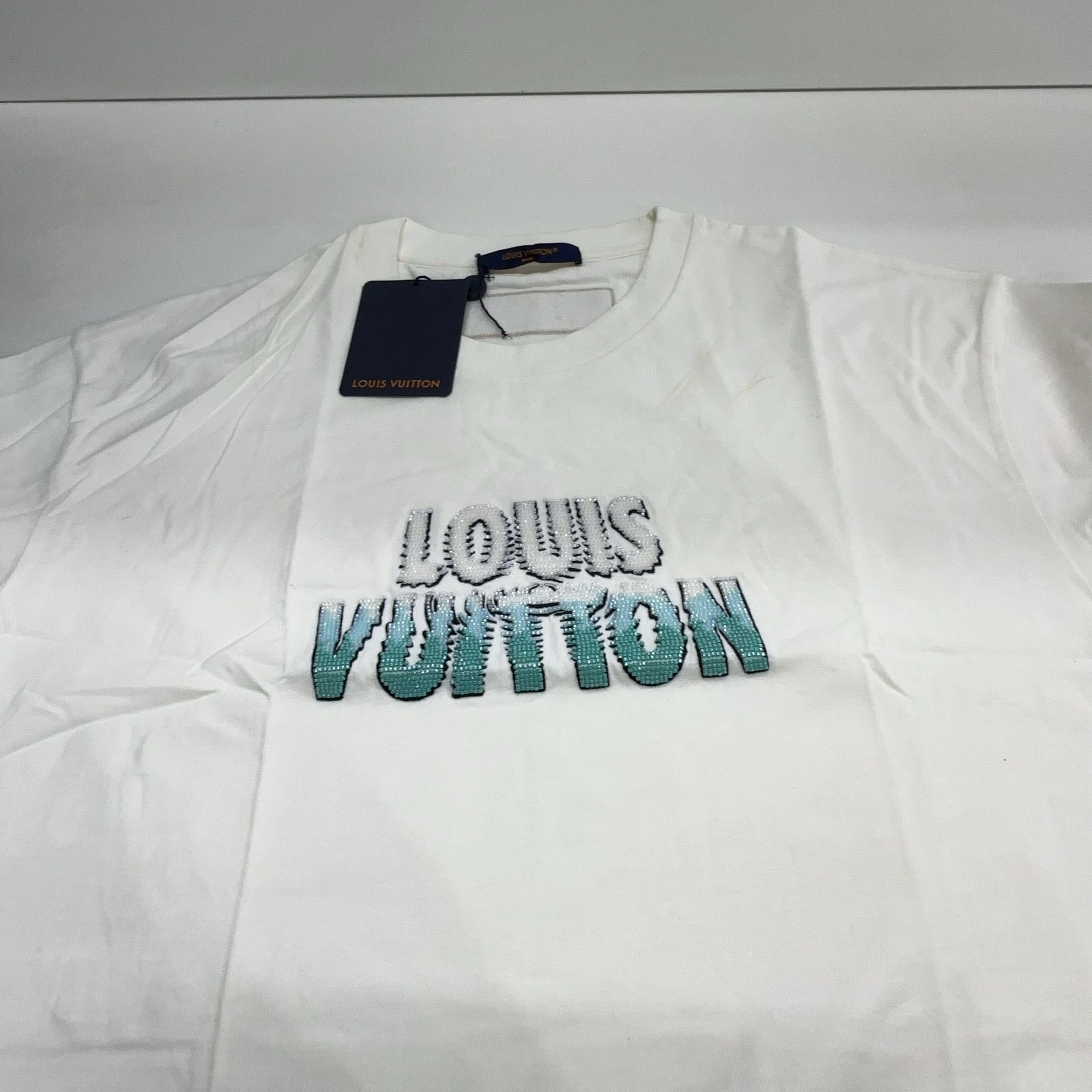 Louis Vuitton Louis Vuitton Beaded Logo T-Shirt XL Size US XL / EU 56 / 4 - 12 Thumbnail