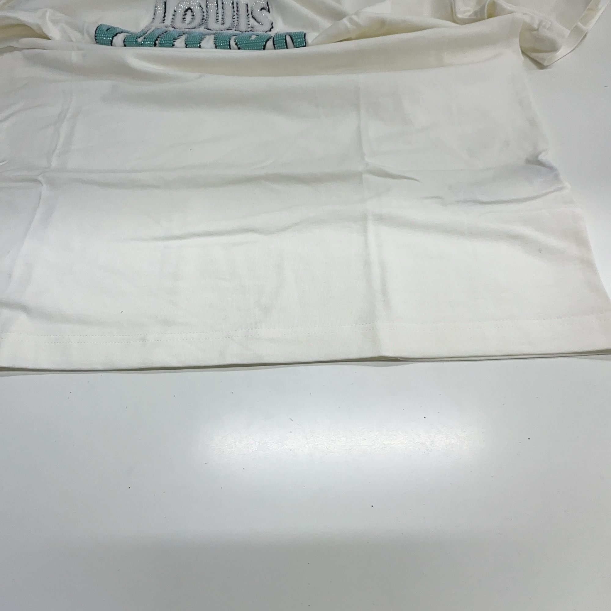 Louis Vuitton Louis Vuitton Beaded Logo T-Shirt XL Size US XL / EU 56 / 4 - 14 Thumbnail
