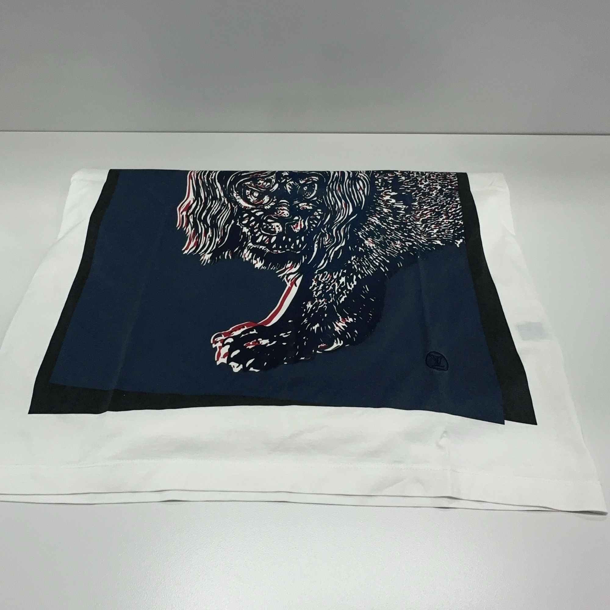 Louis Vuitton Louis Vuitton Chapman Lion Graphic T-Shirt XL Size US XL / EU 56 / 4 - 7 Thumbnail