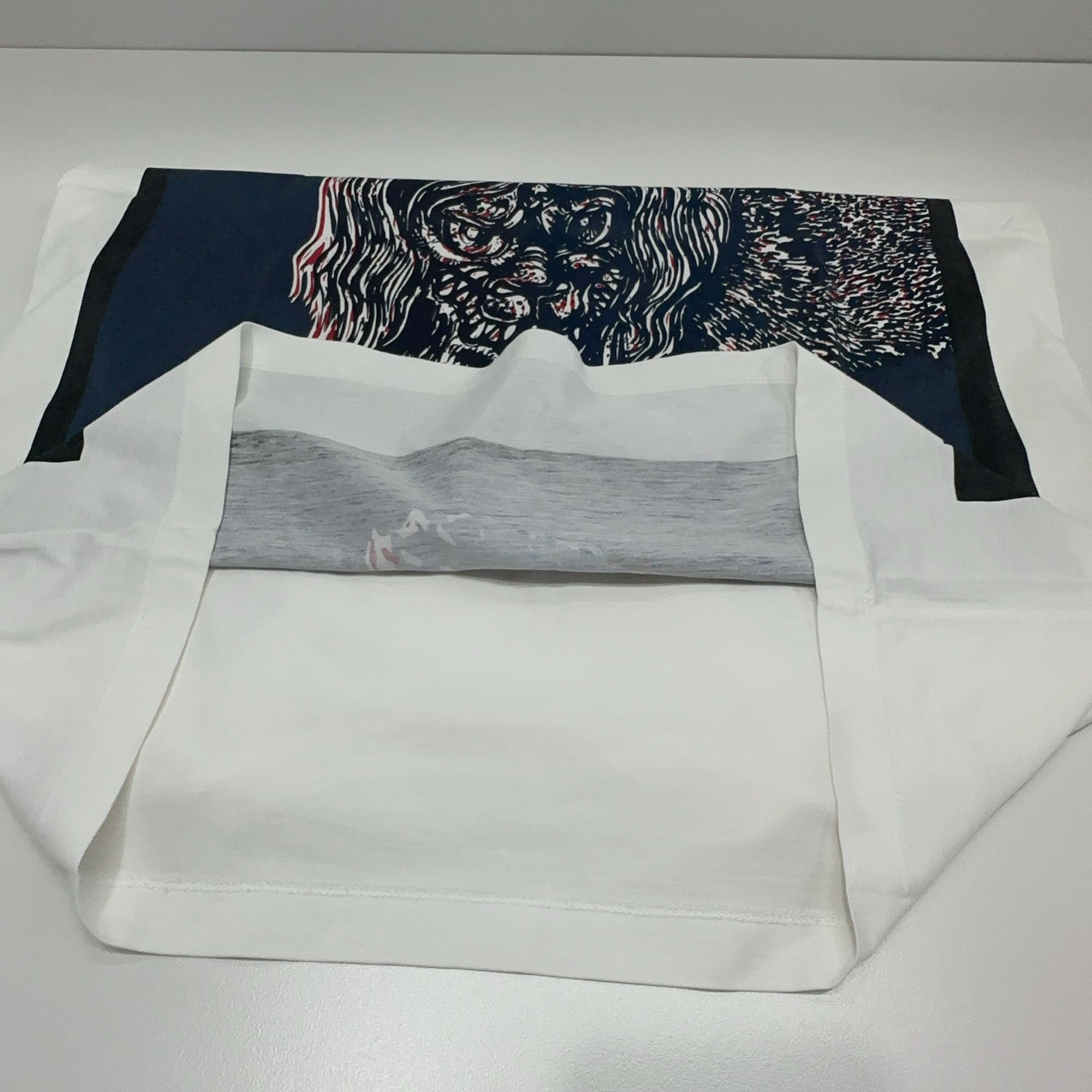 Louis Vuitton Louis Vuitton Chapman Lion Graphic T-Shirt XL Size US XL / EU 56 / 4 - 8 Thumbnail