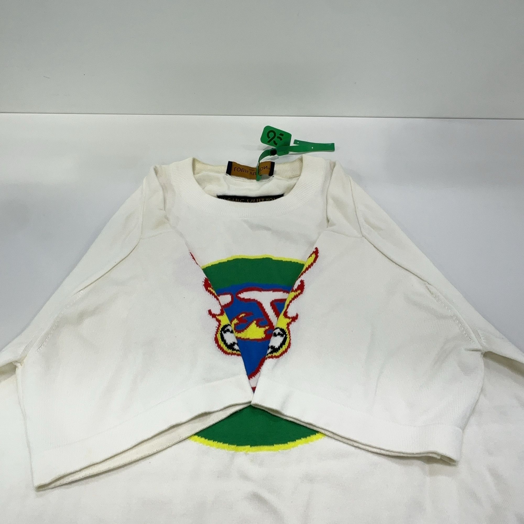 Louis Vuitton Louis Vuitton LV Logo Patch T-Shirt Size XL Size US XL / EU 56 / 4 - 7 Thumbnail