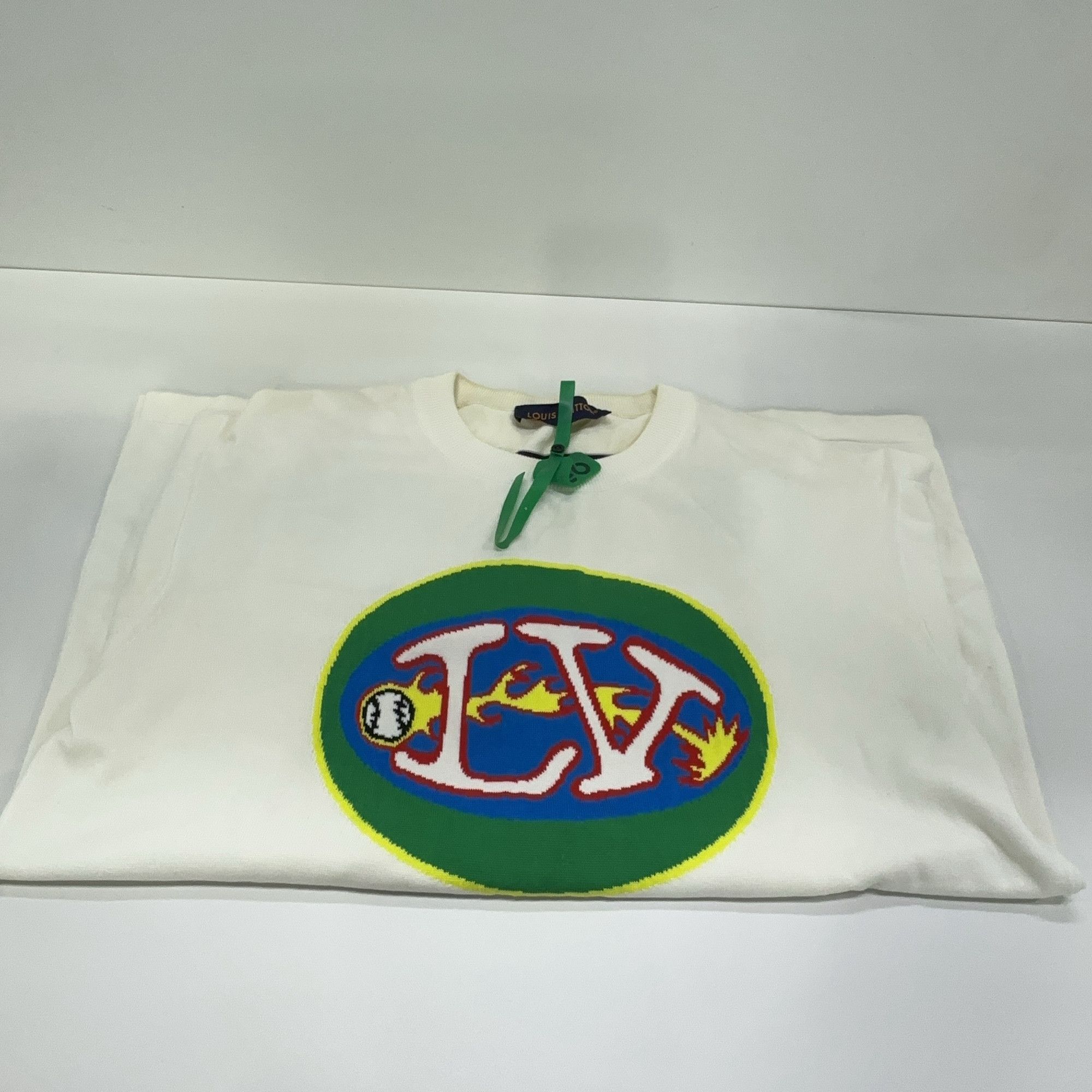 Louis Vuitton Louis Vuitton LV Logo Patch T-Shirt Size XL Size US XL / EU 56 / 4 - 10 Thumbnail