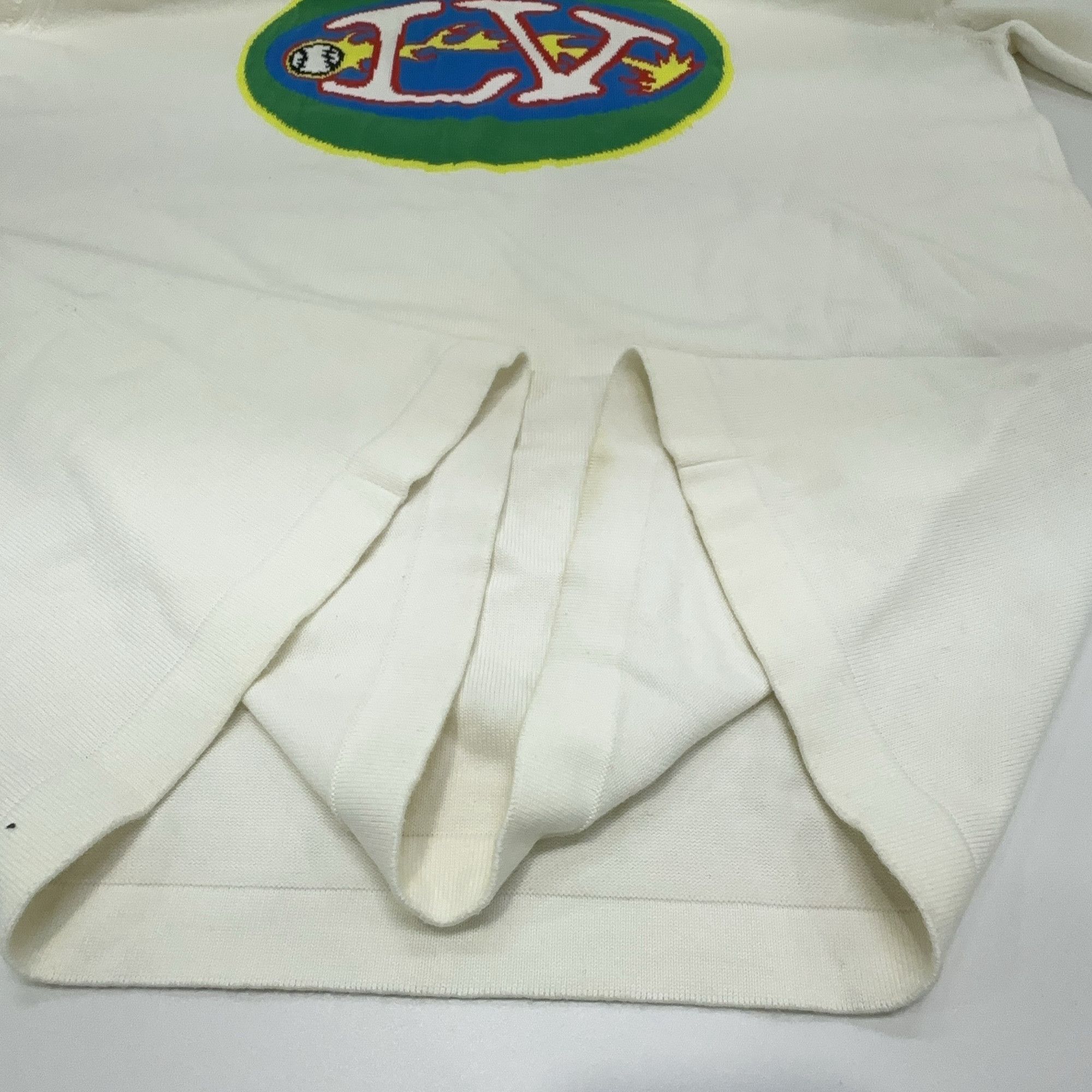 Louis Vuitton Louis Vuitton LV Logo Patch T-Shirt Size XL Size US XL / EU 56 / 4 - 9 Thumbnail