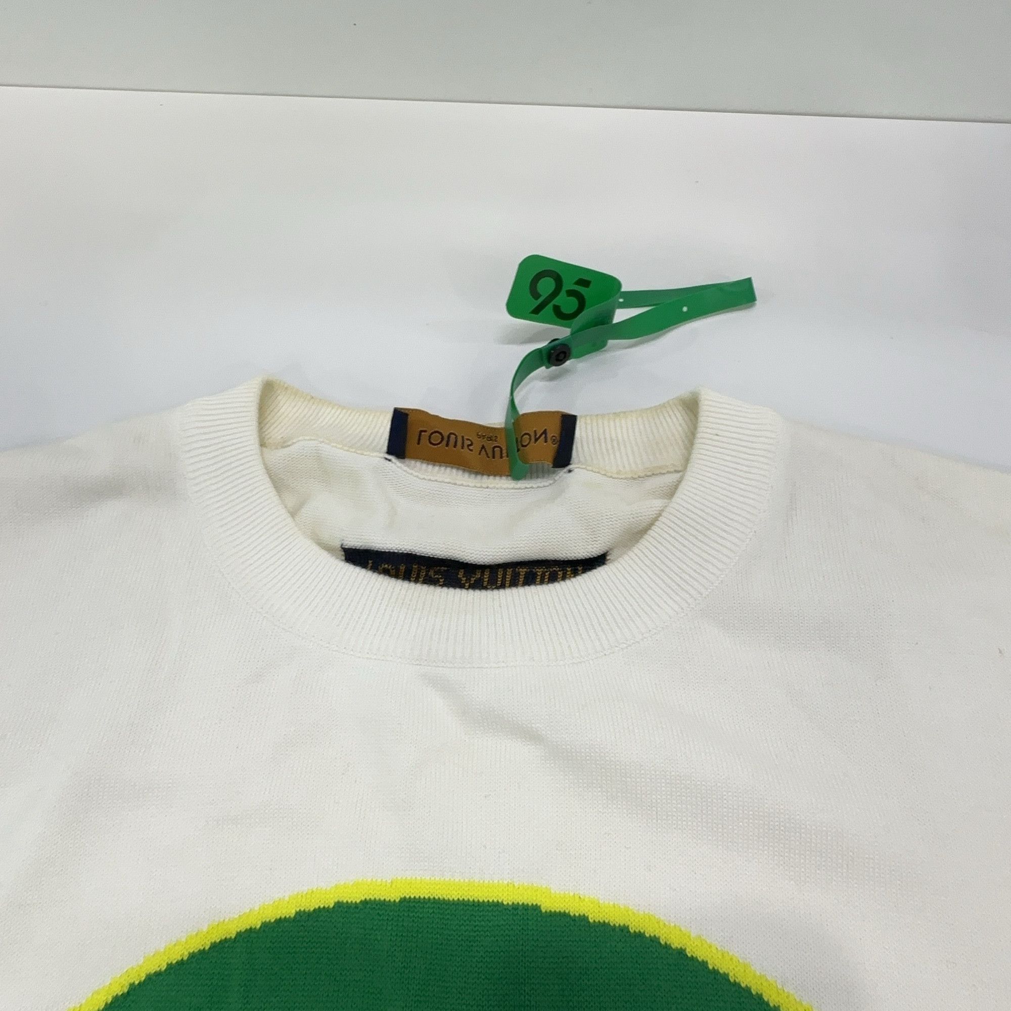 Louis Vuitton Louis Vuitton LV Logo Patch T-Shirt Size XL Size US XL / EU 56 / 4 - 6 Thumbnail