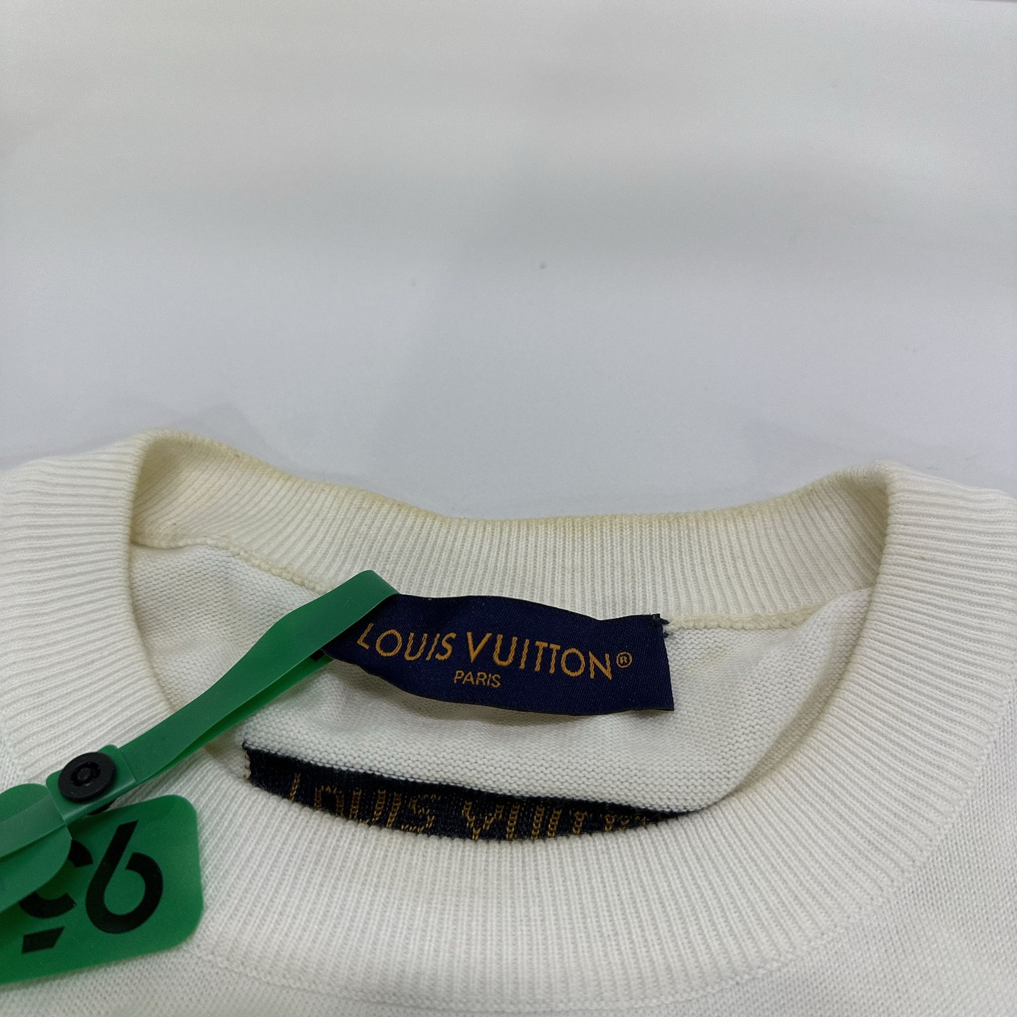 Louis Vuitton Louis Vuitton LV Logo Patch T-Shirt Size XL Size US XL / EU 56 / 4 - 3 Thumbnail