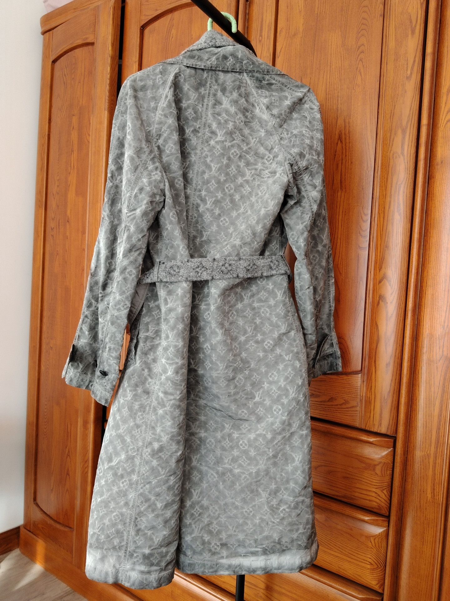 Louis Vuitton Gray Louis Vuitton Monogram Belted Coat Size M / US 6-8 / IT 42-44 - 3 Thumbnail