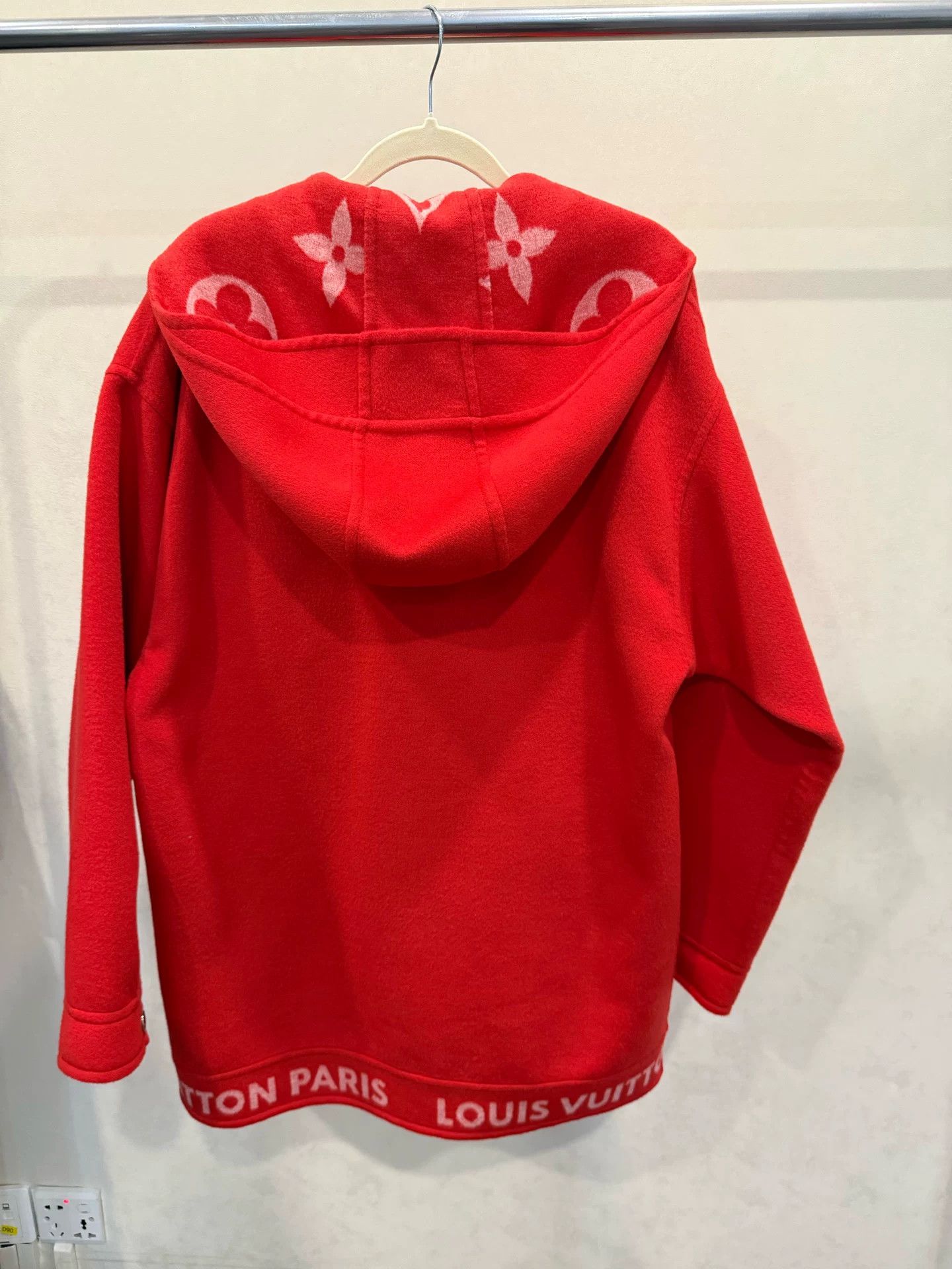 Louis Vuitton Louis Vuitton Red Hoodie with Trim Size US M / EU 48-50 / 2 - 3 Thumbnail