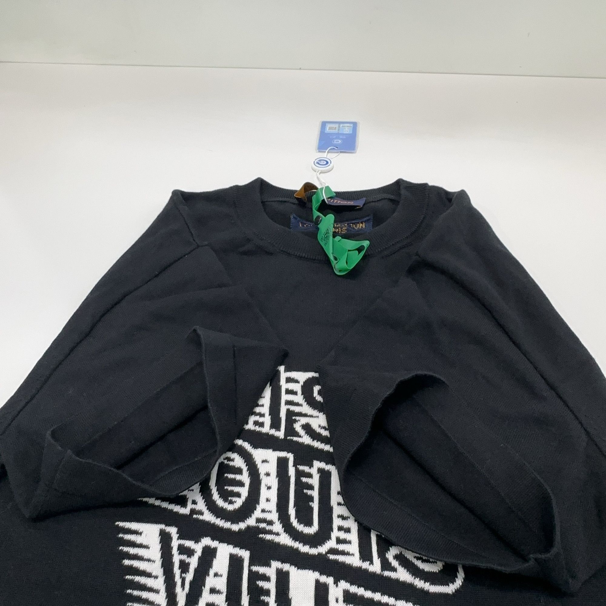 Louis Vuitton Louis Vuitton Logo Print T-Shirt Size S Size US S / EU 44-46 / 1 - 7 Thumbnail