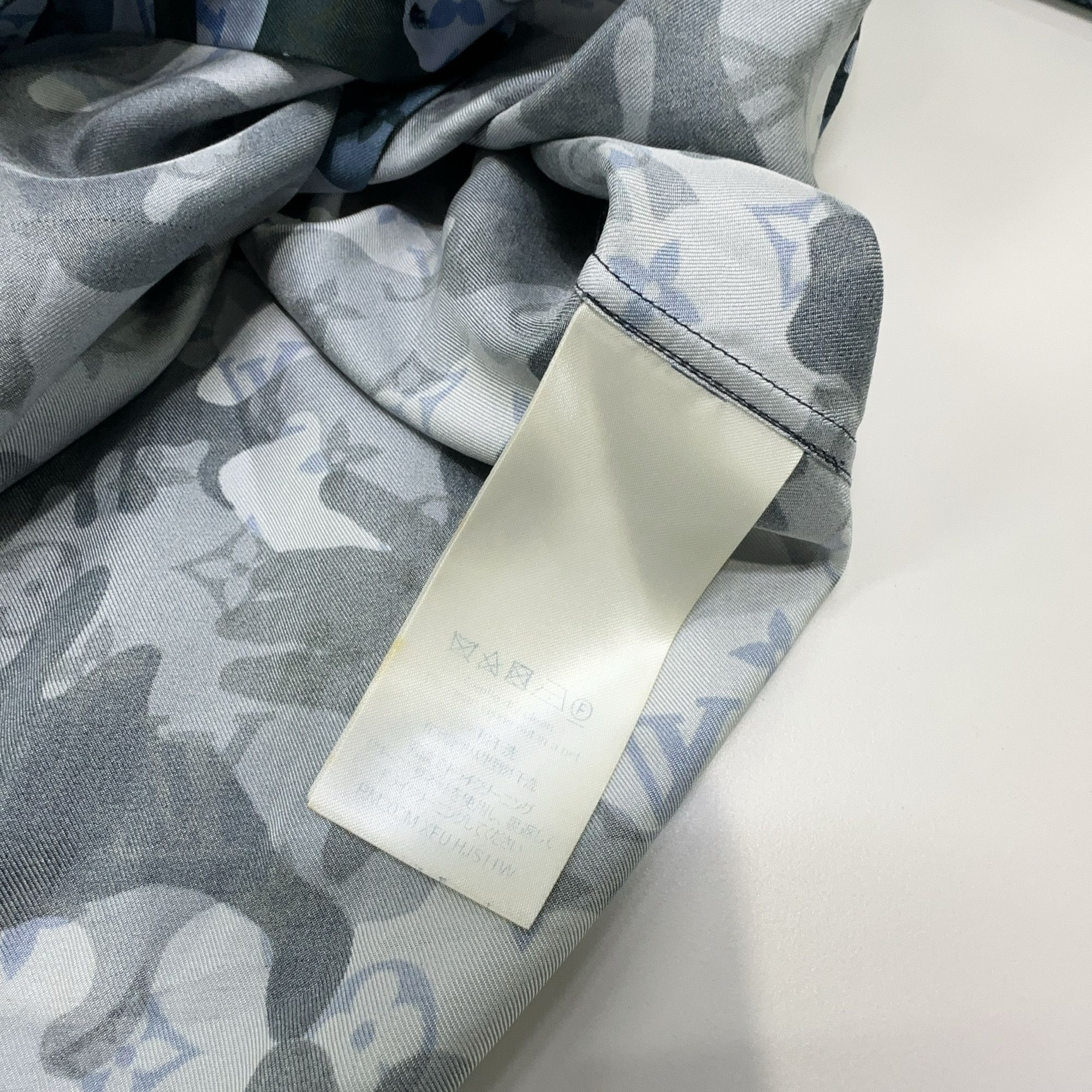 Louis Vuitton Louis Vuitton Camo Monogram Silk Shirt XS Size US XS / EU 42 / 0 - 3 Thumbnail