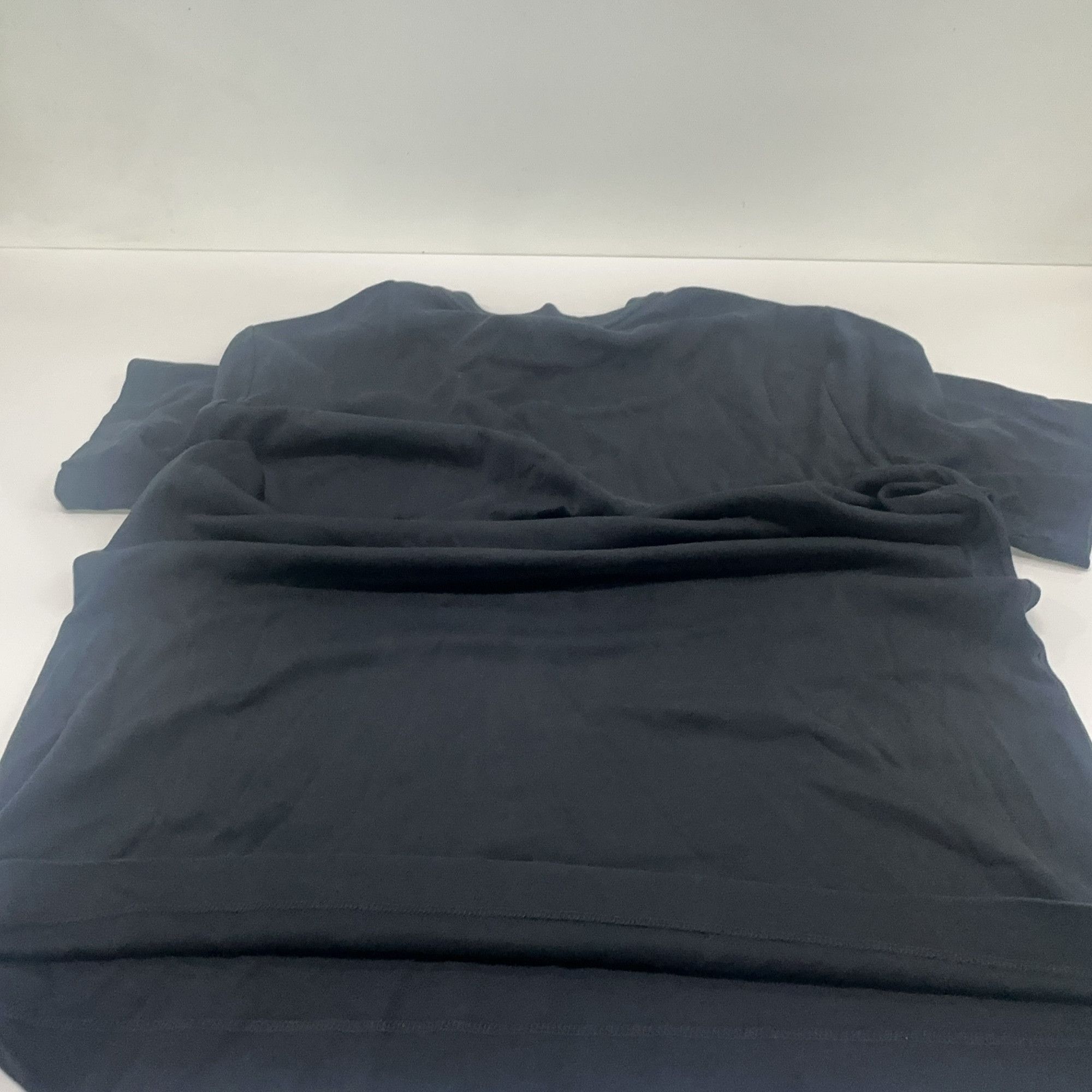 Louis Vuitton Louis Vuitton Pocket Chest T-Shirt Size L Size US L / EU 52-54 / 3 - 11 Thumbnail