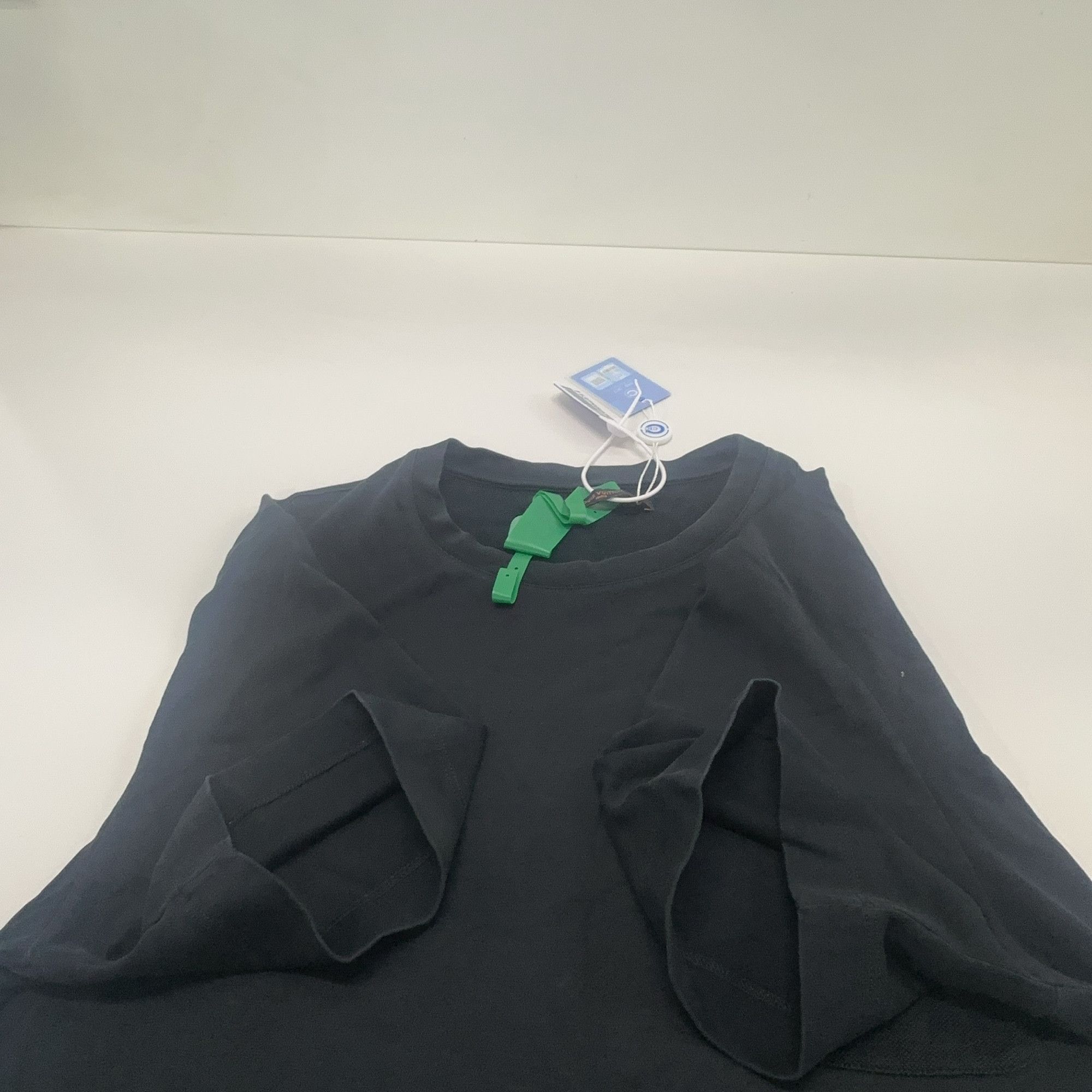 Louis Vuitton Louis Vuitton Pocket Chest T-Shirt Size L Size US L / EU 52-54 / 3 - 10 Thumbnail