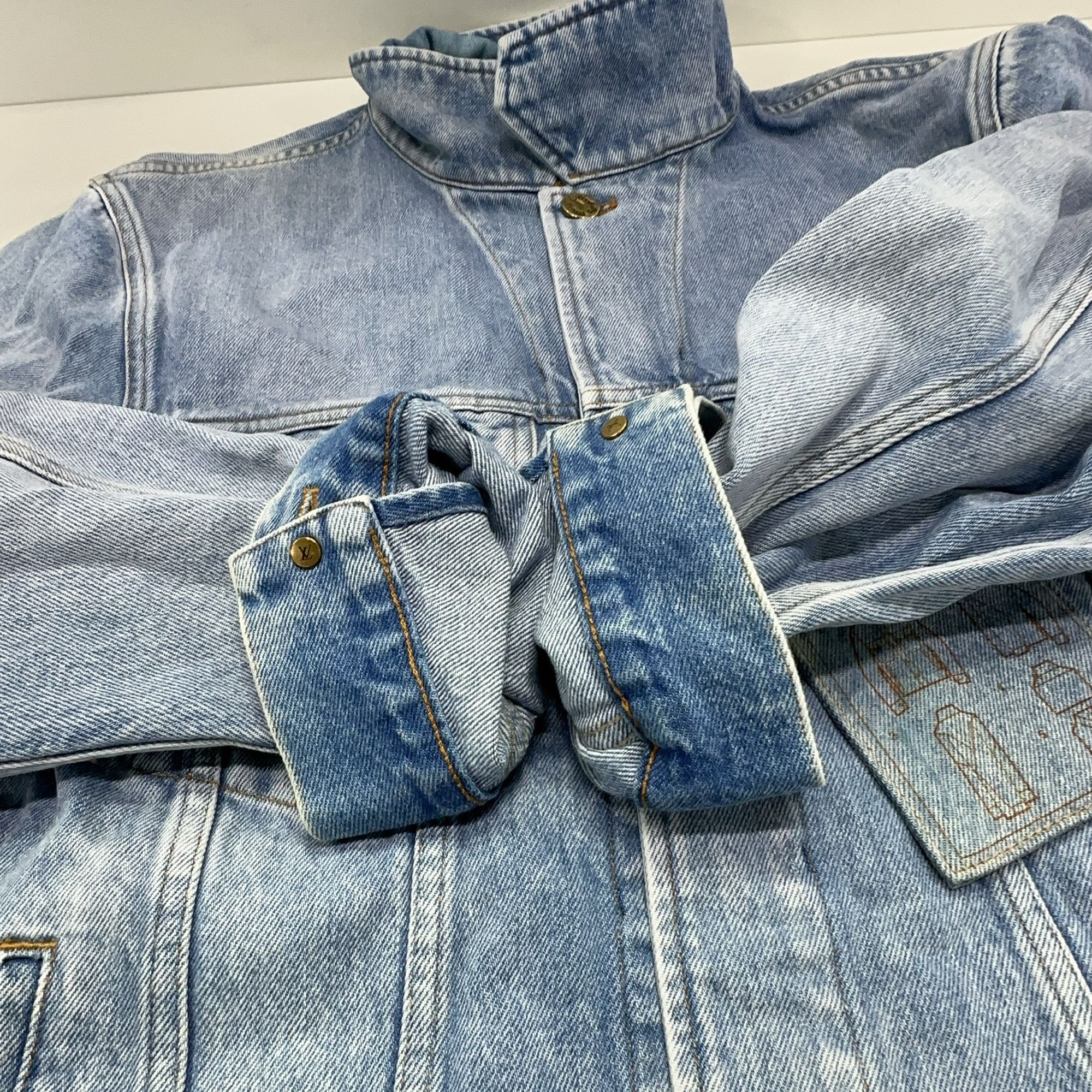 Louis Vuitton Louis Vuitton Blue Wash Denim Jacket Size 48 Size US M / EU 48-50 / 2 - 9 Thumbnail