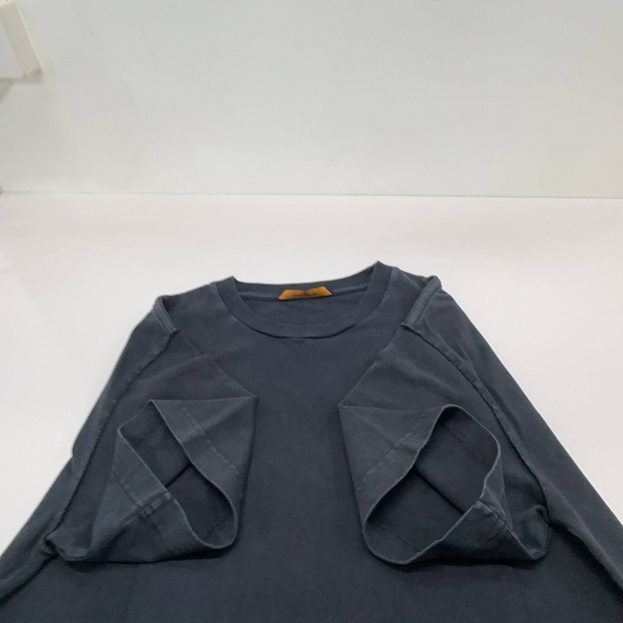 Louis Vuitton Louis Vuitton Inside Out Back Label T-Shirt L Size US L / EU 52-54 / 3 - 9 Thumbnail