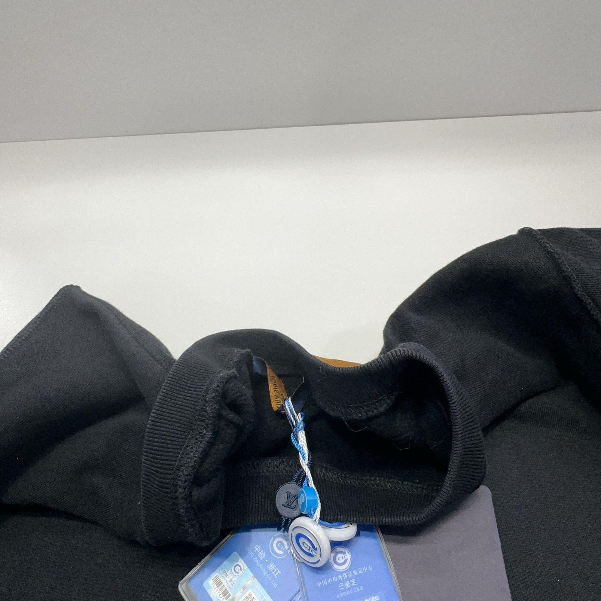Louis Vuitton Louis Vuitton Staples Edition Sweatshirt M Size US M / EU 48-50 / 2 - 6 Thumbnail
