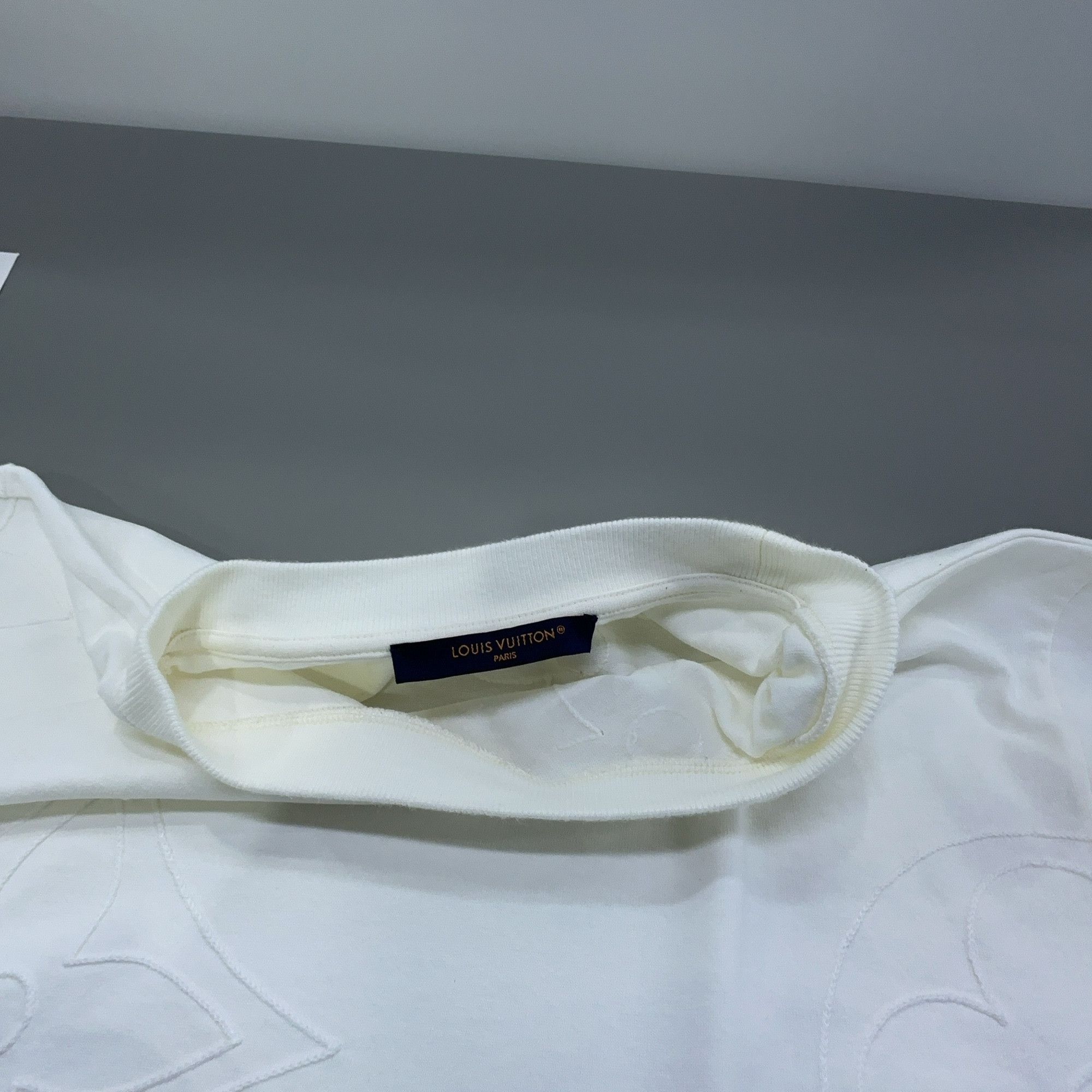Louis Vuitton Louis Vuitton Monogram Embroidered T-Shirt L Size US L / EU 52-54 / 3 - 6 Thumbnail