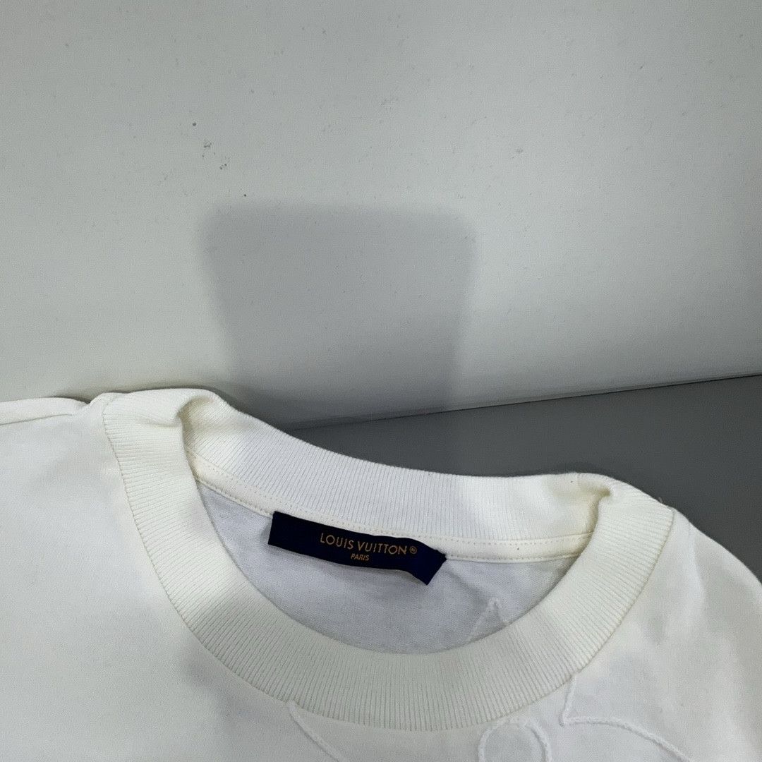 Louis Vuitton Louis Vuitton Monogram Embroidered T-Shirt L Size US L / EU 52-54 / 3 - 5 Thumbnail
