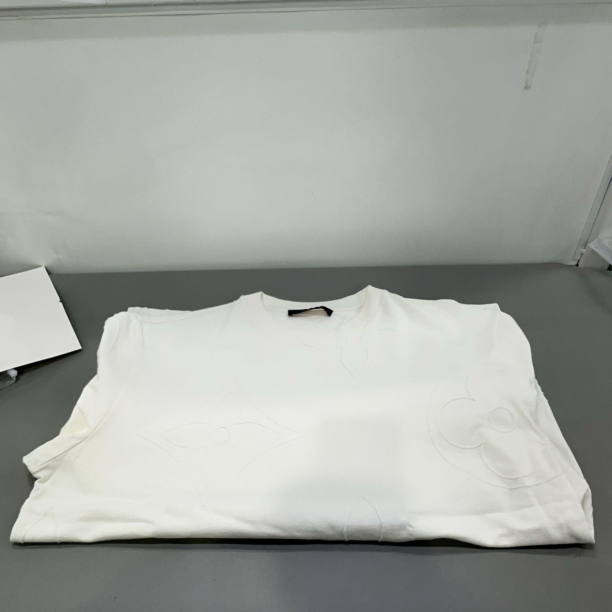 Louis Vuitton Louis Vuitton Monogram Embroidered T-Shirt L Size US L / EU 52-54 / 3 - 9 Thumbnail