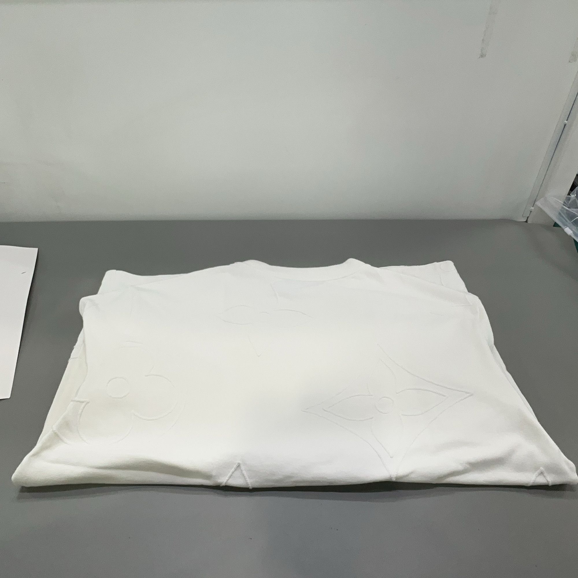 Louis Vuitton Louis Vuitton Monogram Embroidered T-Shirt L Size US L / EU 52-54 / 3 - 12 Thumbnail
