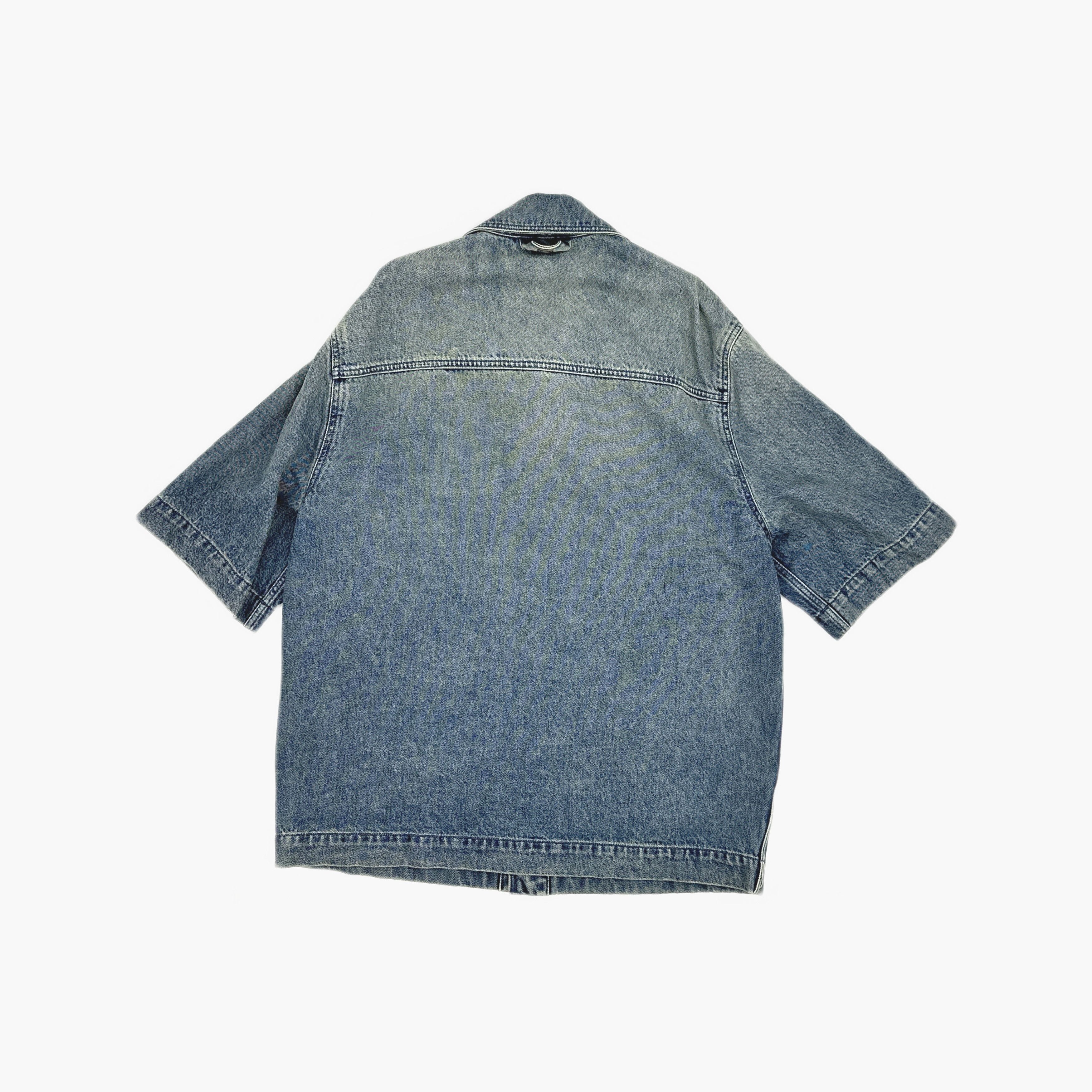 Louis Vuitton Louis Vuitton Monogram Embossed Denim Shirt L Size US L / EU 52-54 / 3 - 2 Thumbnail