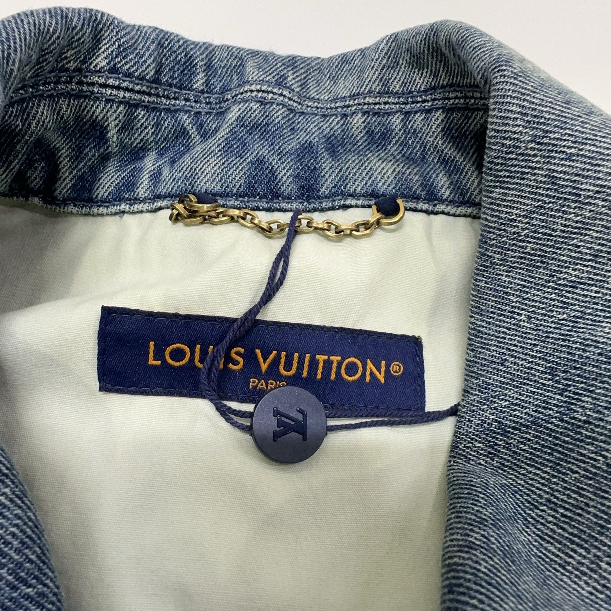 Louis Vuitton Louis Vuitton Monogram Embossed Denim Shirt L Size US L / EU 52-54 / 3 - 4 Thumbnail