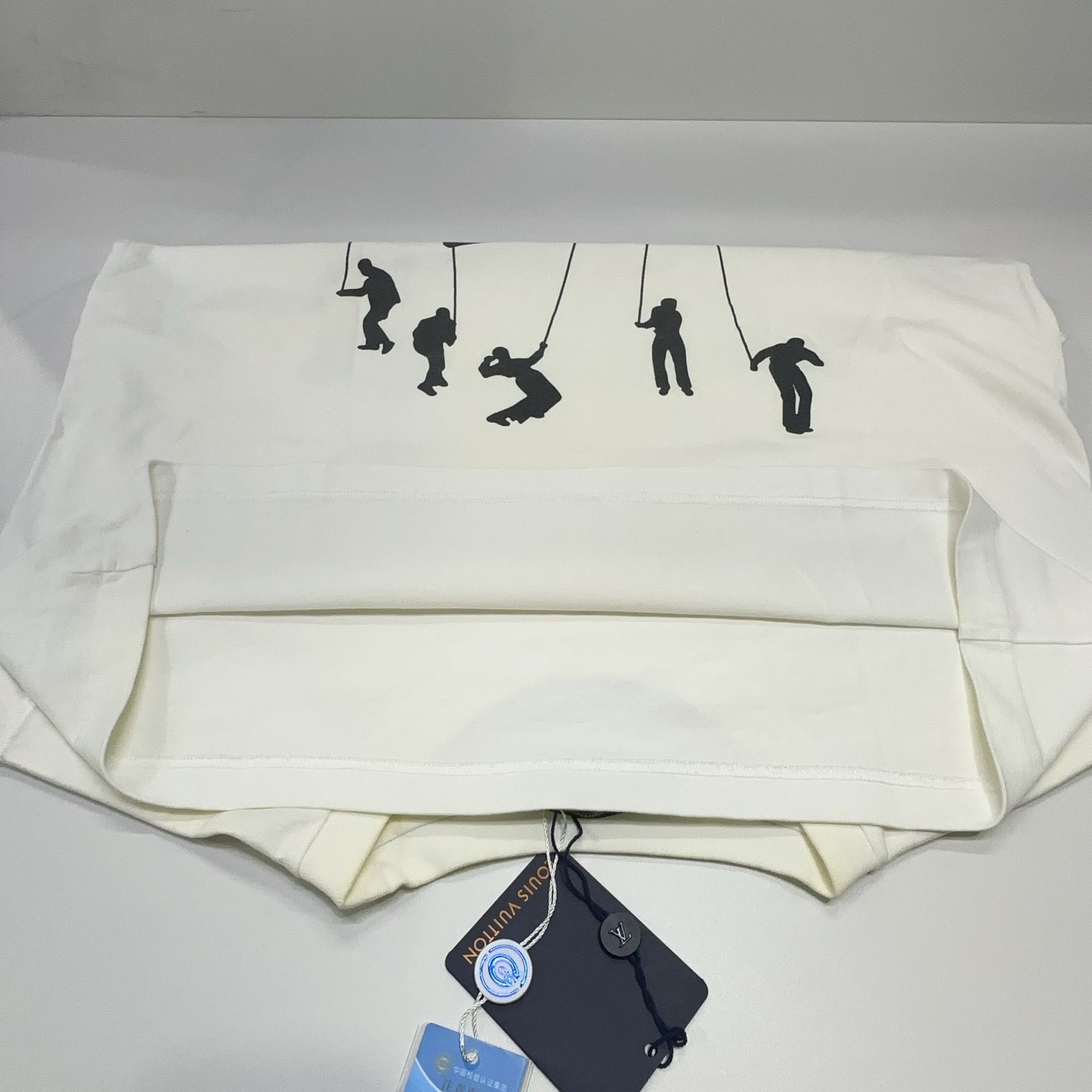 Louis Vuitton Louis Vuitton Puppet Parachute Graphic T-Shirt 4L Size US XXL / EU 58 / 5 - 13 Thumbnail