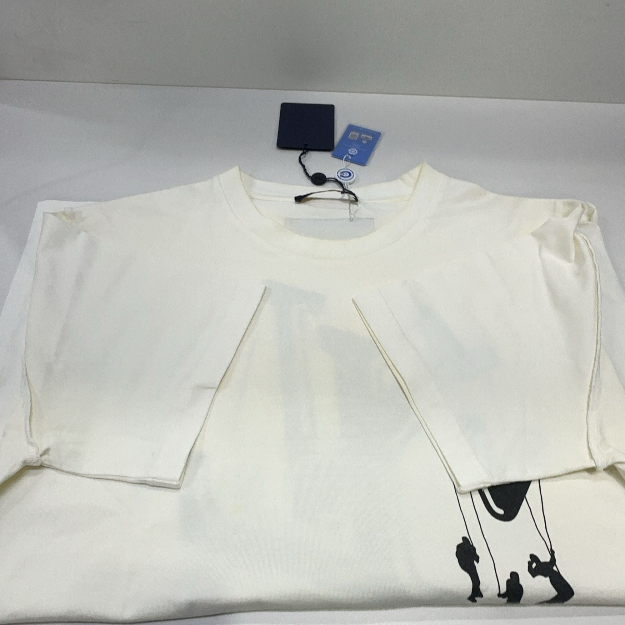 Louis Vuitton Louis Vuitton Puppet Parachute Graphic T-Shirt 4L Size US XXL / EU 58 / 5 - 7 Thumbnail
