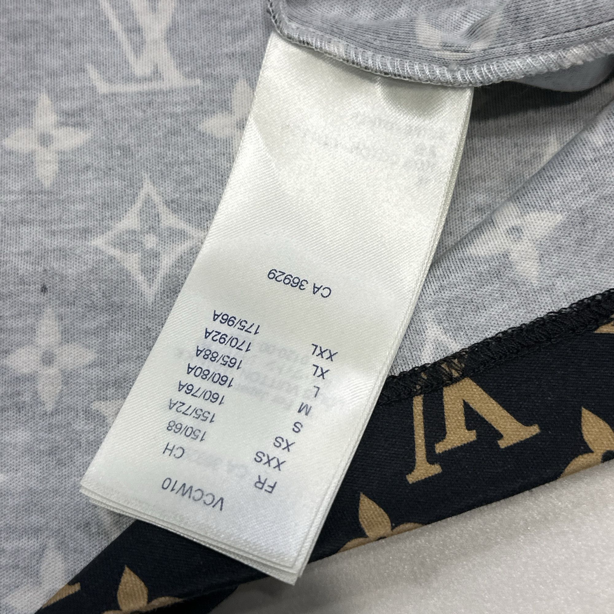 Louis Vuitton Louis Vuitton Monogram Chain T-Shirt S Size US S / EU 44-46 / 1 - 4 Thumbnail