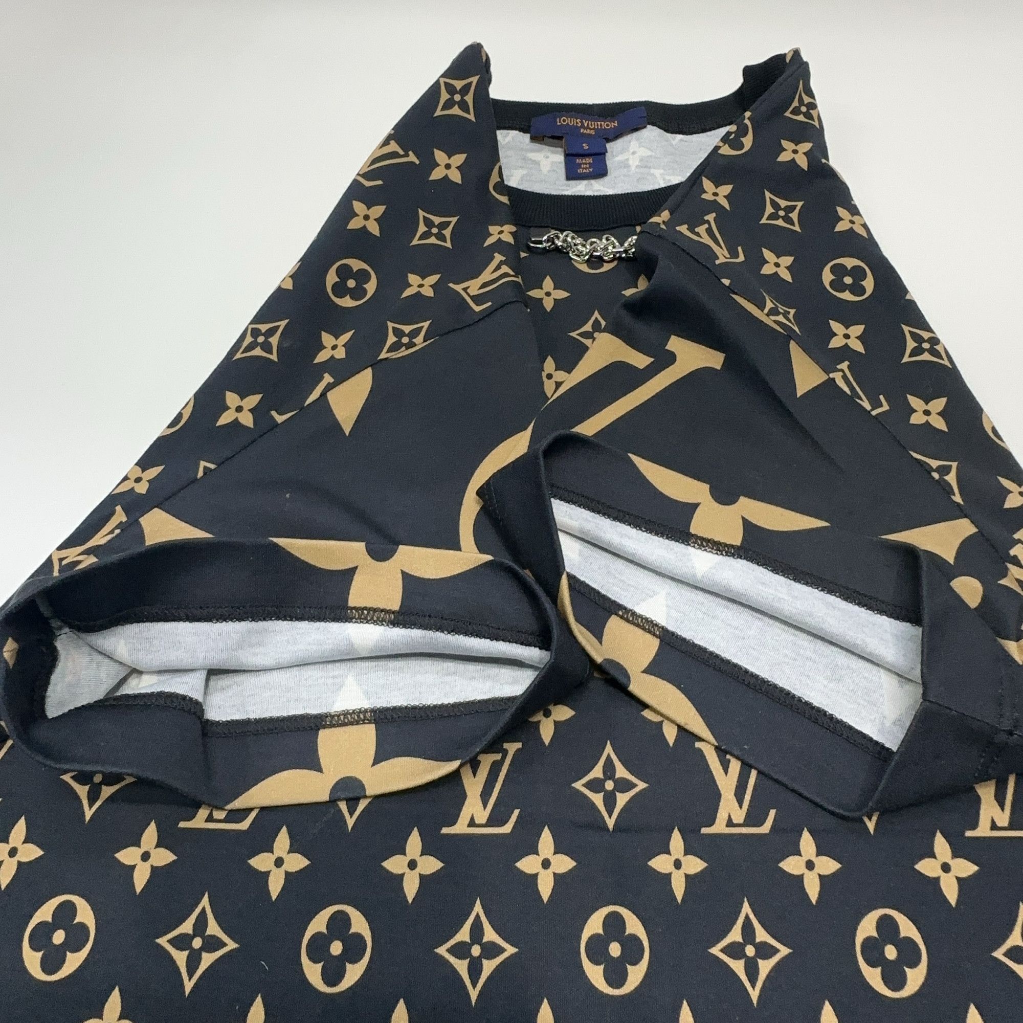 Louis Vuitton Louis Vuitton Monogram Chain T-Shirt S Size US S / EU 44-46 / 1 - 7 Thumbnail