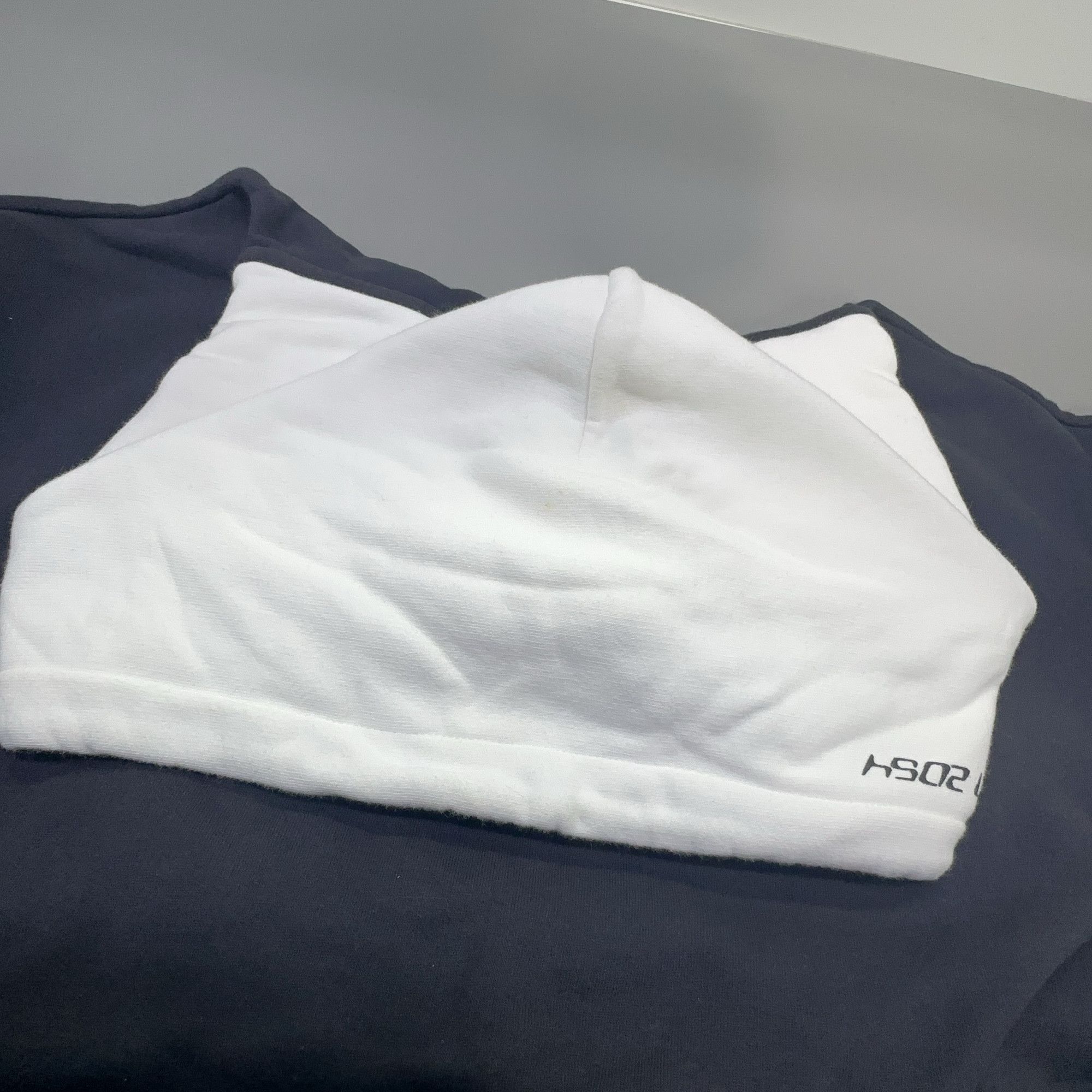 Louis Vuitton Louis Vuitton Two-tone Hoodie XL Size US XL / EU 56 / 4 - 7 Thumbnail