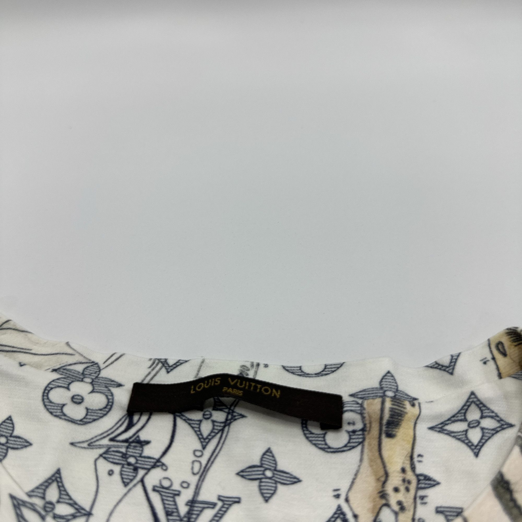 Louis Vuitton Louis Vuitton Animal Monogram T-Shirt Size S Size US S / EU 44-46 / 1 - 3 Thumbnail