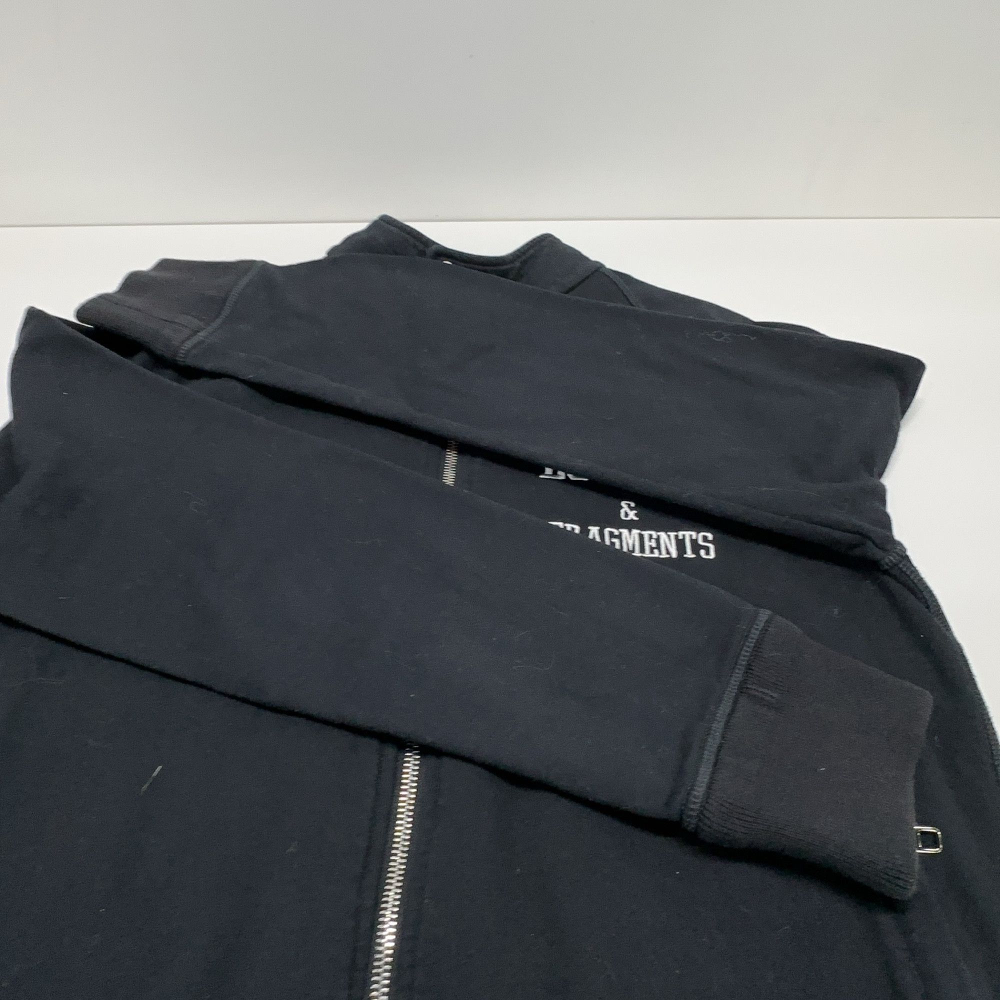 Louis Vuitton Louis Vuitton x Fragment Logo Zip-Up Jacket S Size US S / EU 44-46 / 1 - 9 Thumbnail