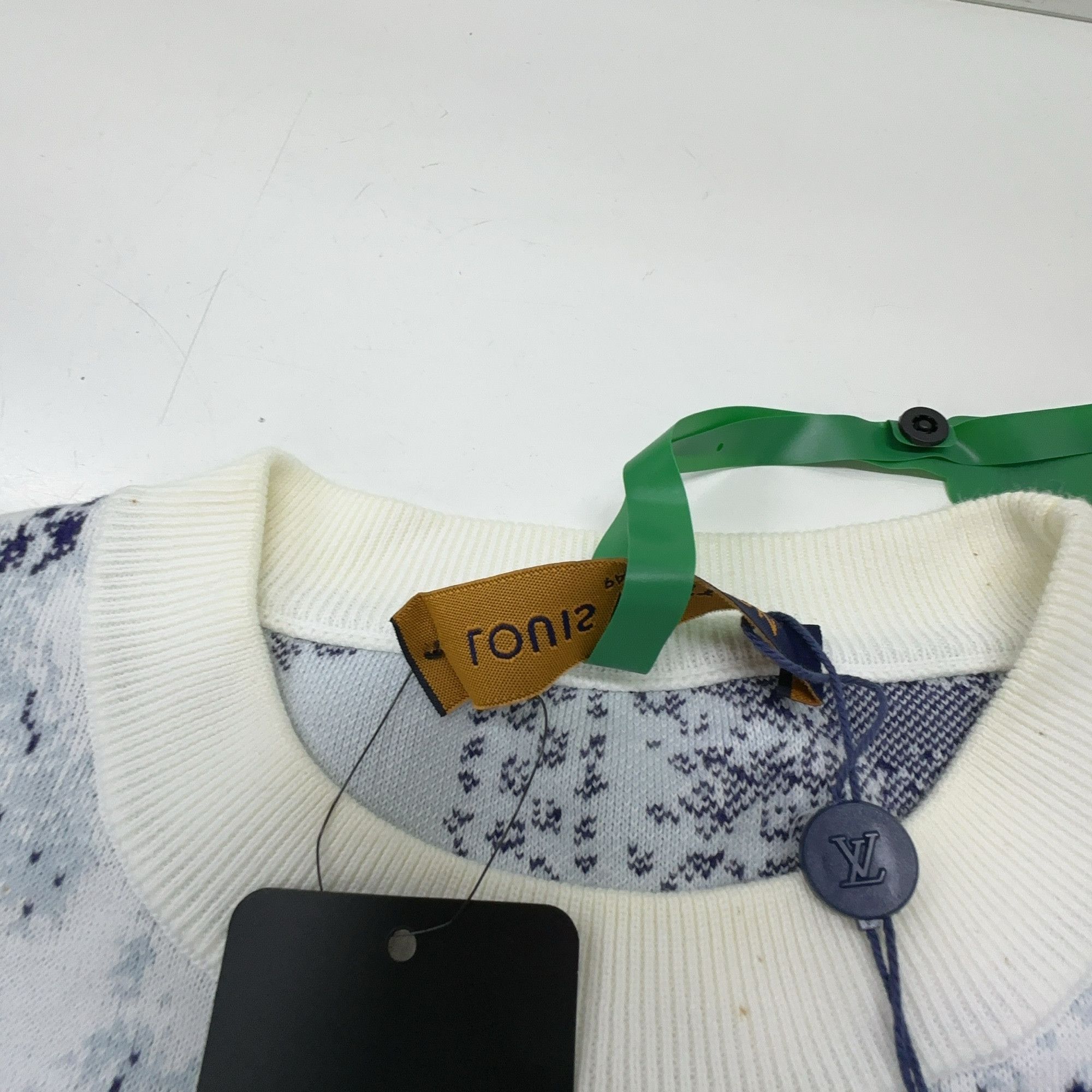 Louis Vuitton Louis Vuitton Bandana Monogram Knit Sweater Size M Size US M / EU 48-50 / 2 - 5 Thumbnail