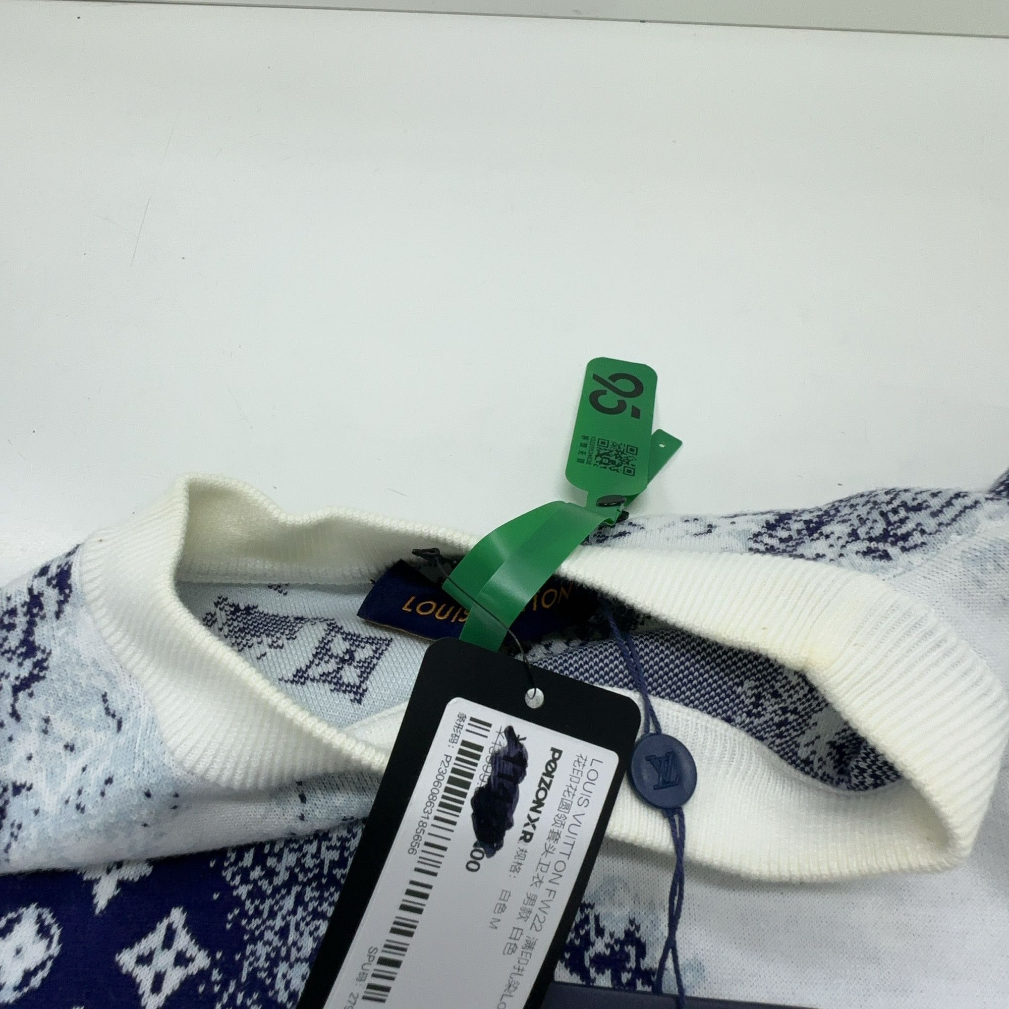 Louis Vuitton Louis Vuitton Bandana Monogram Knit Sweater Size M Size US M / EU 48-50 / 2 - 6 Thumbnail