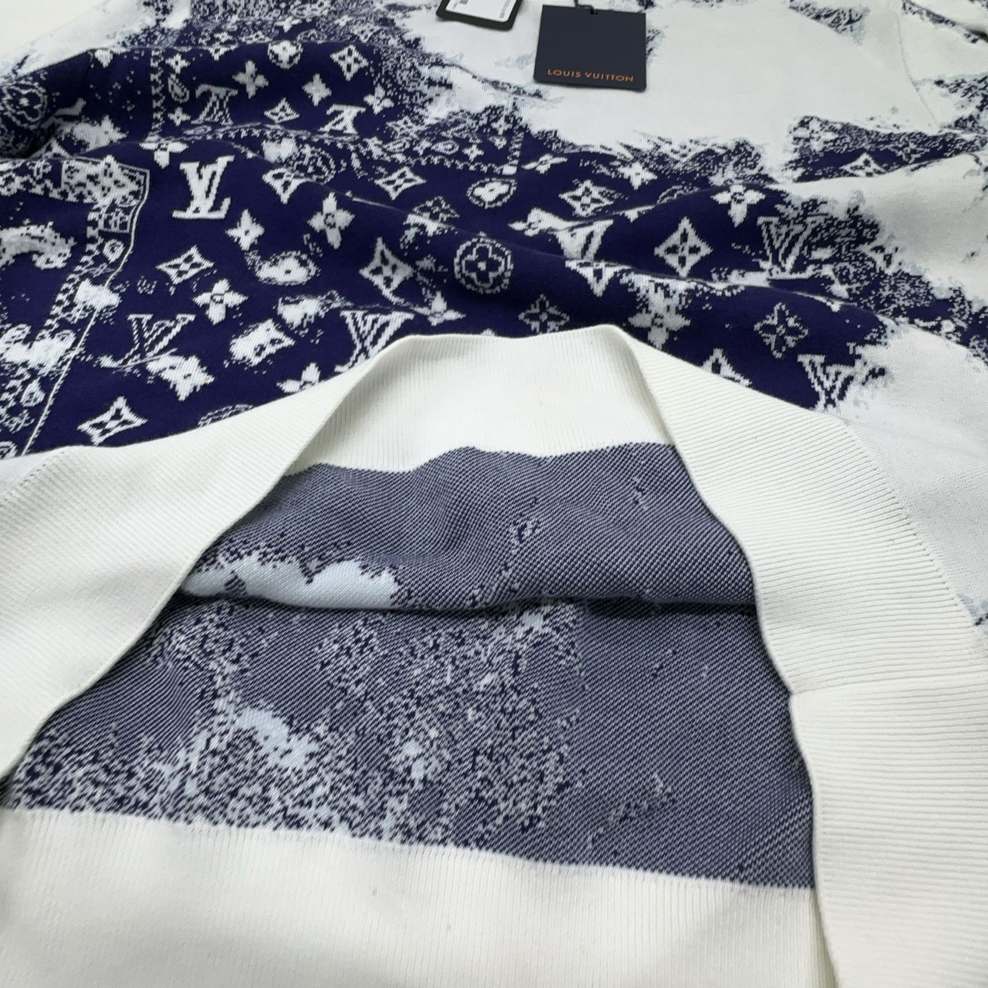 Louis Vuitton Louis Vuitton Bandana Monogram Knit Sweater Size M Size US M / EU 48-50 / 2 - 8 Thumbnail