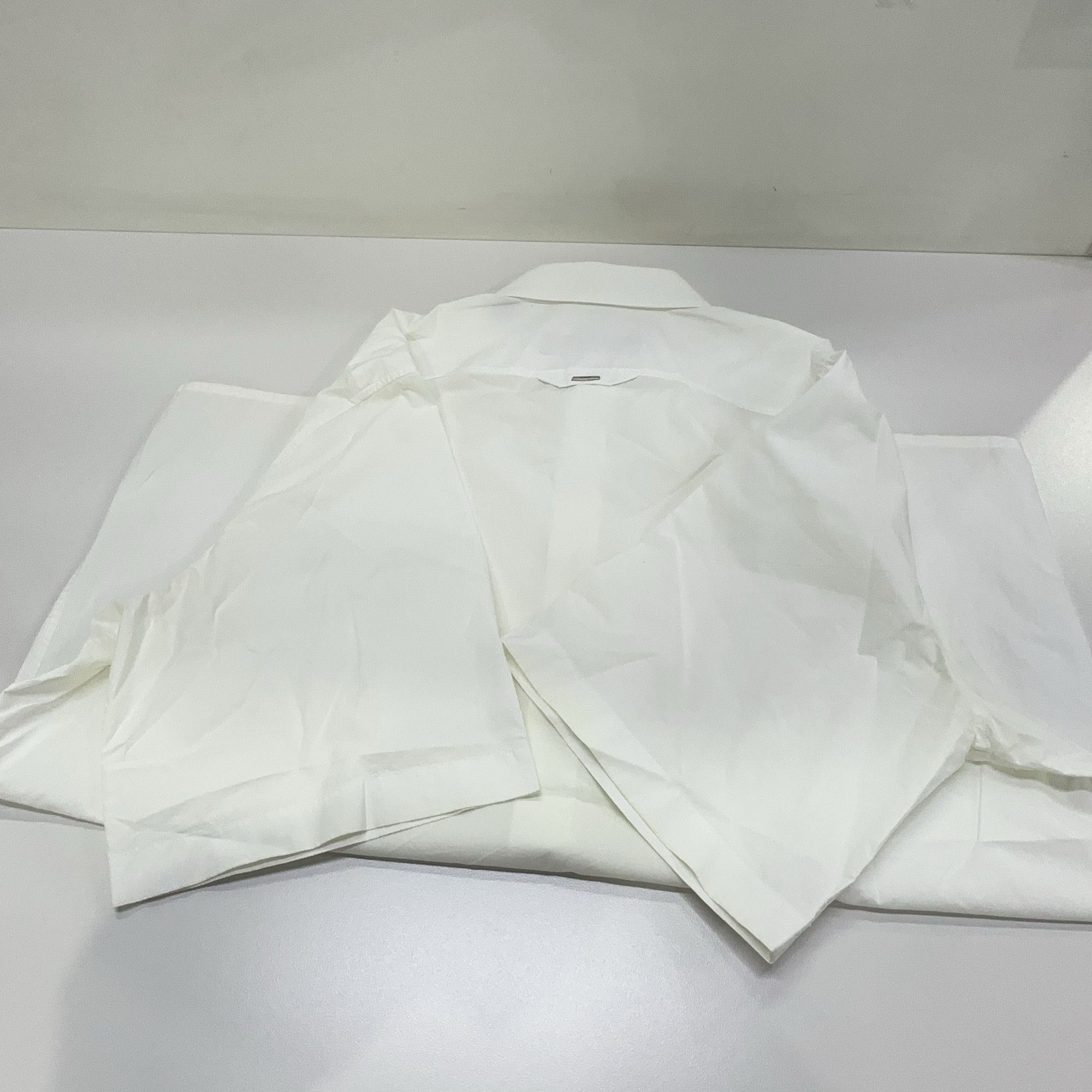 Louis Vuitton Louis Vuitton Graffiti Logo Short Sleeve Shirt L Size US L / EU 52-54 / 3 - 12 Thumbnail