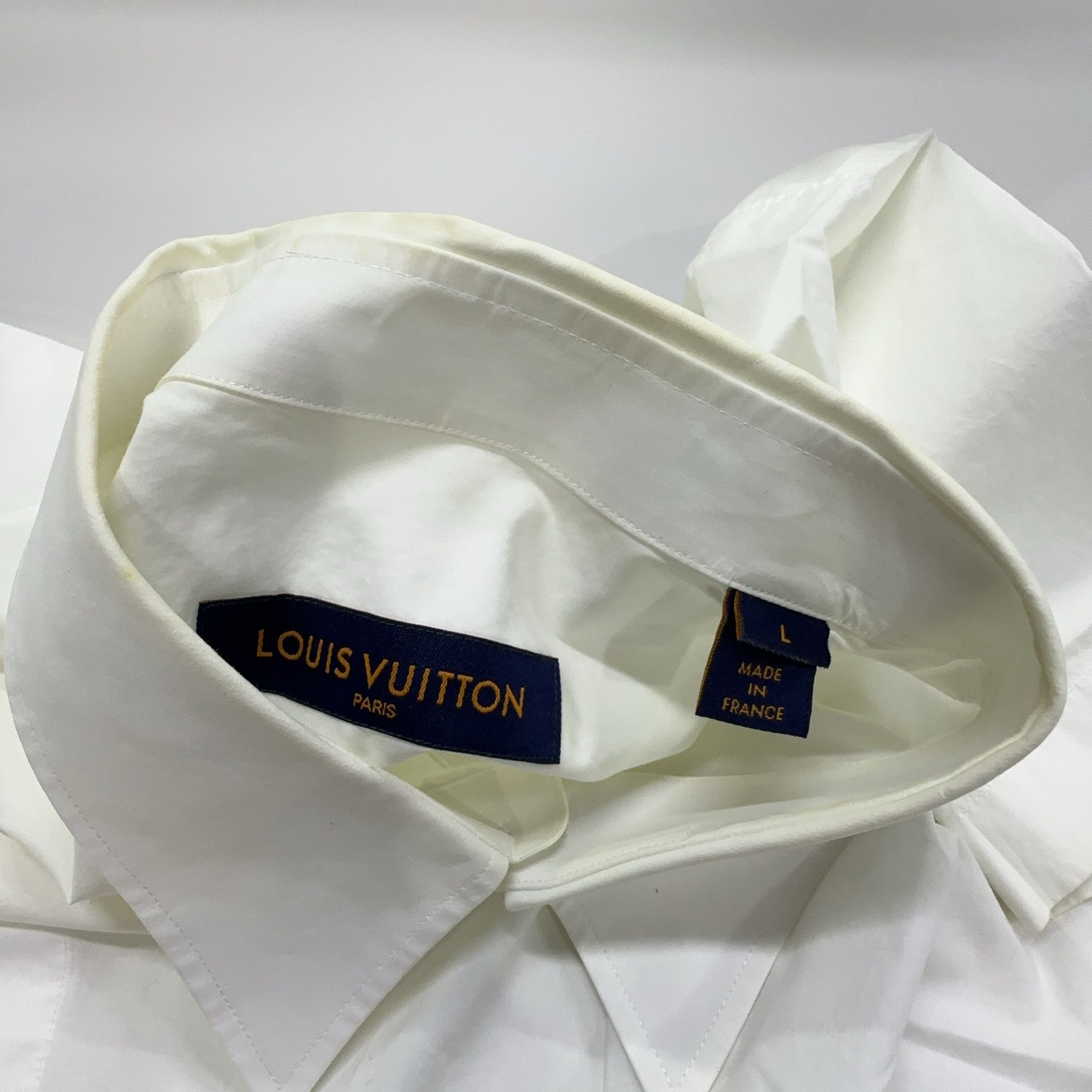 Louis Vuitton Louis Vuitton Graffiti Logo Short Sleeve Shirt L Size US L / EU 52-54 / 3 - 3 Thumbnail