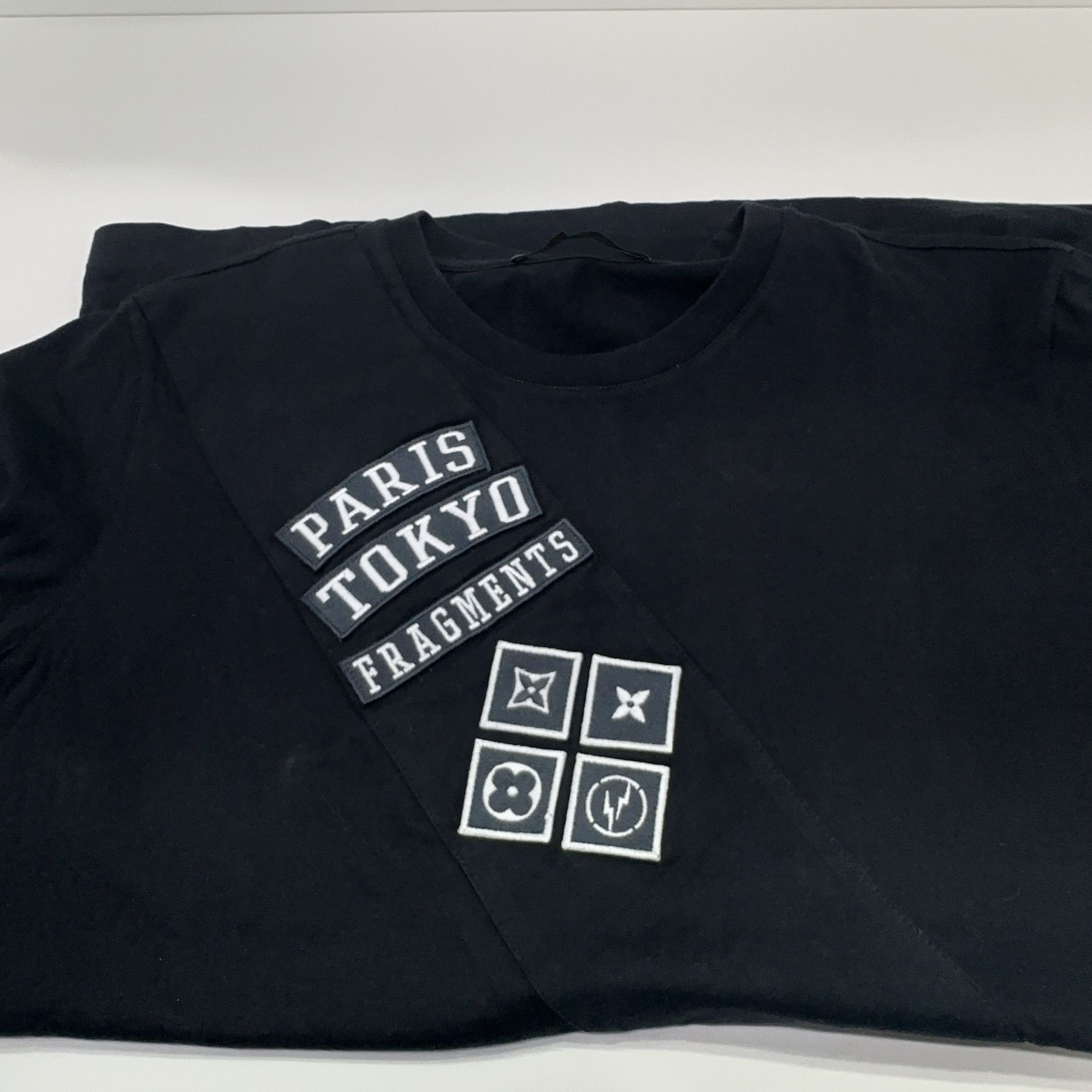 Louis Vuitton Louis Vuitton x Fragment Bolt Logo T-Shirt M Size US M / EU 48-50 / 2 - 6 Thumbnail
