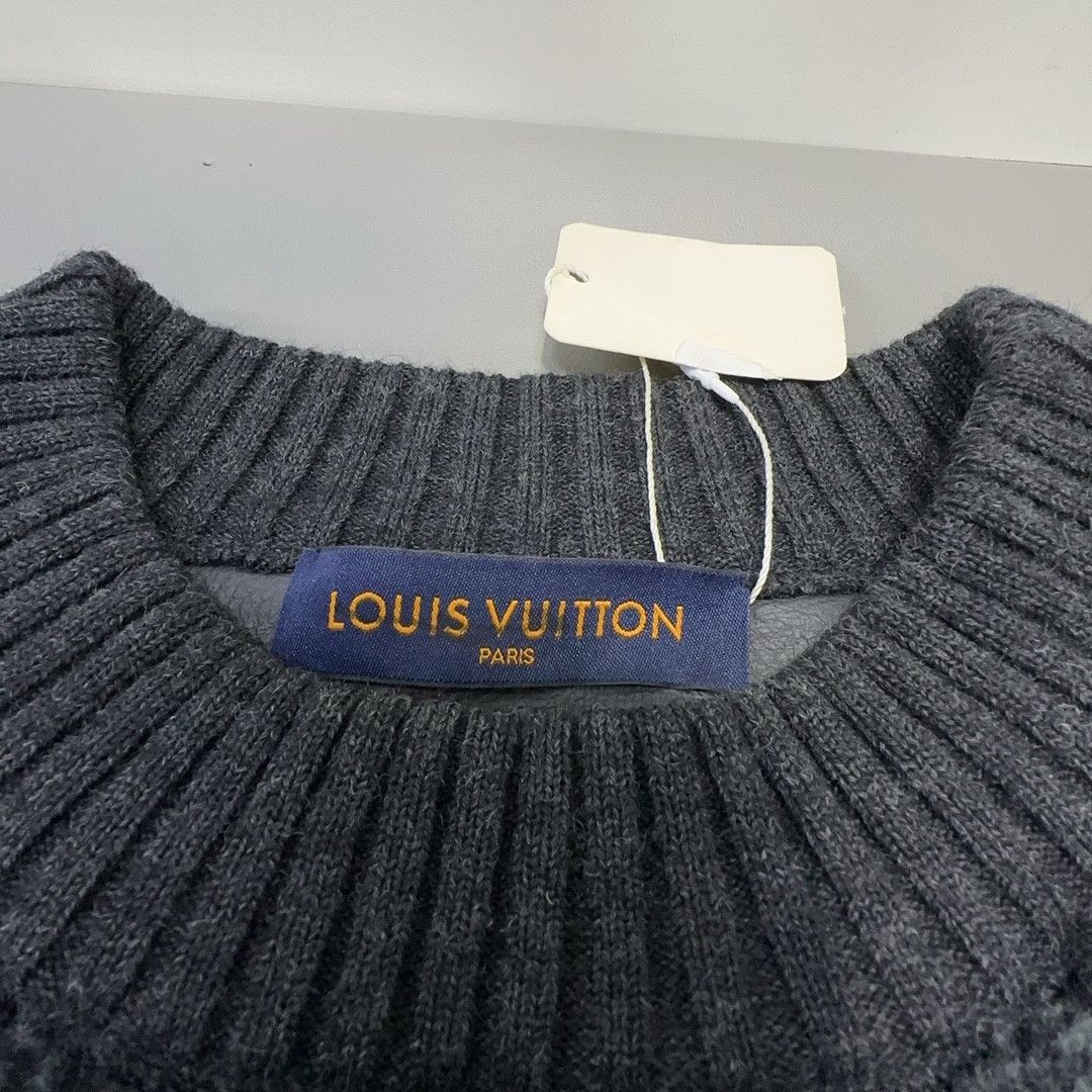 Louis Vuitton Louis Vuitton Monogram Shearling Crewneck Sweater L Size US L / EU 52-54 / 3 - 3 Thumbnail