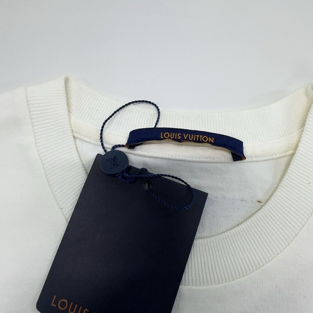 Louis Vuitton Louis Vuitton Floral Script Logo Graphic T-Shirt S Size US S / EU 44-46 / 1 - 4 Thumbnail