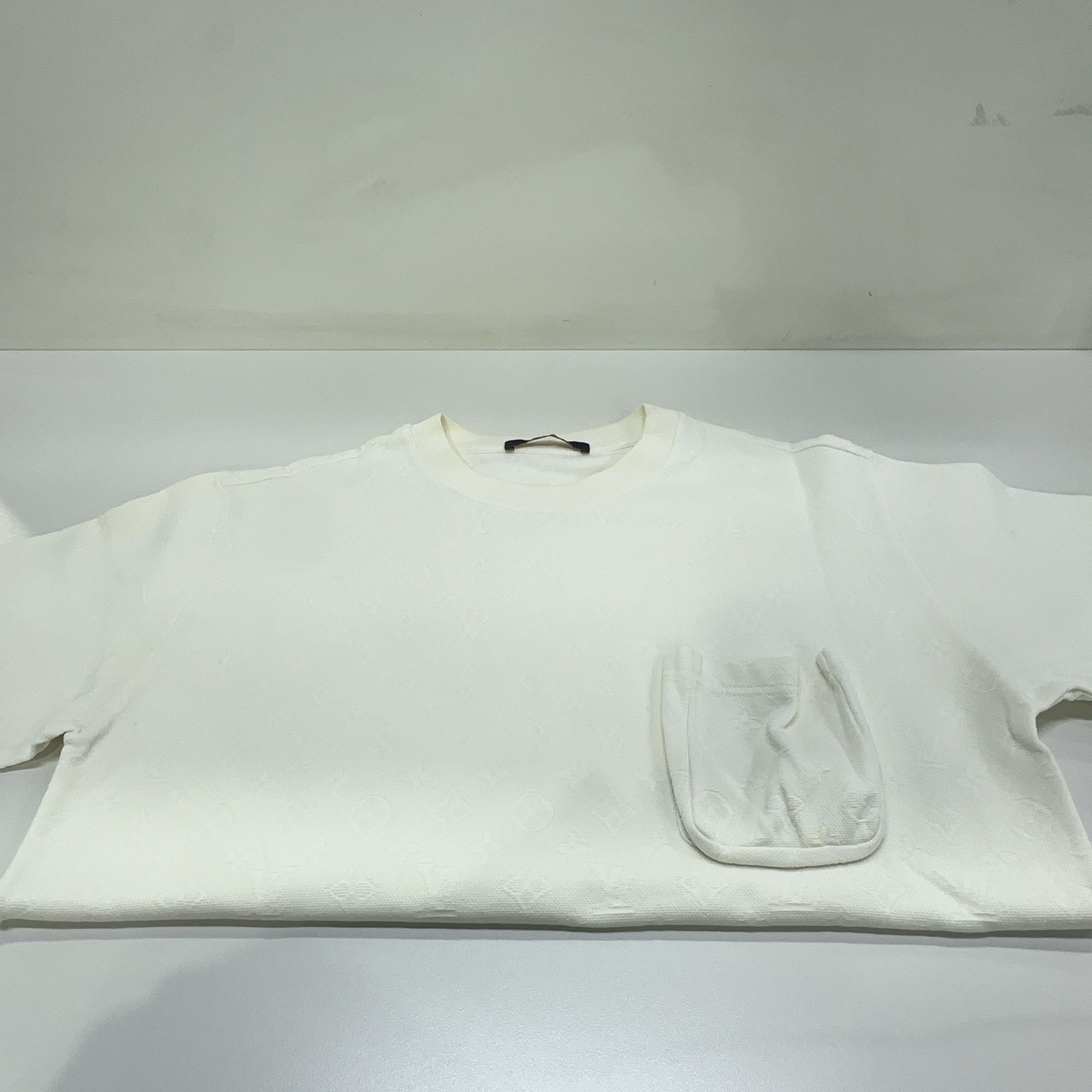 Louis Vuitton Louis Vuitton Monogram 3D Pocket T-Shirt Size L Size US L / EU 52-54 / 3 - 6 Thumbnail