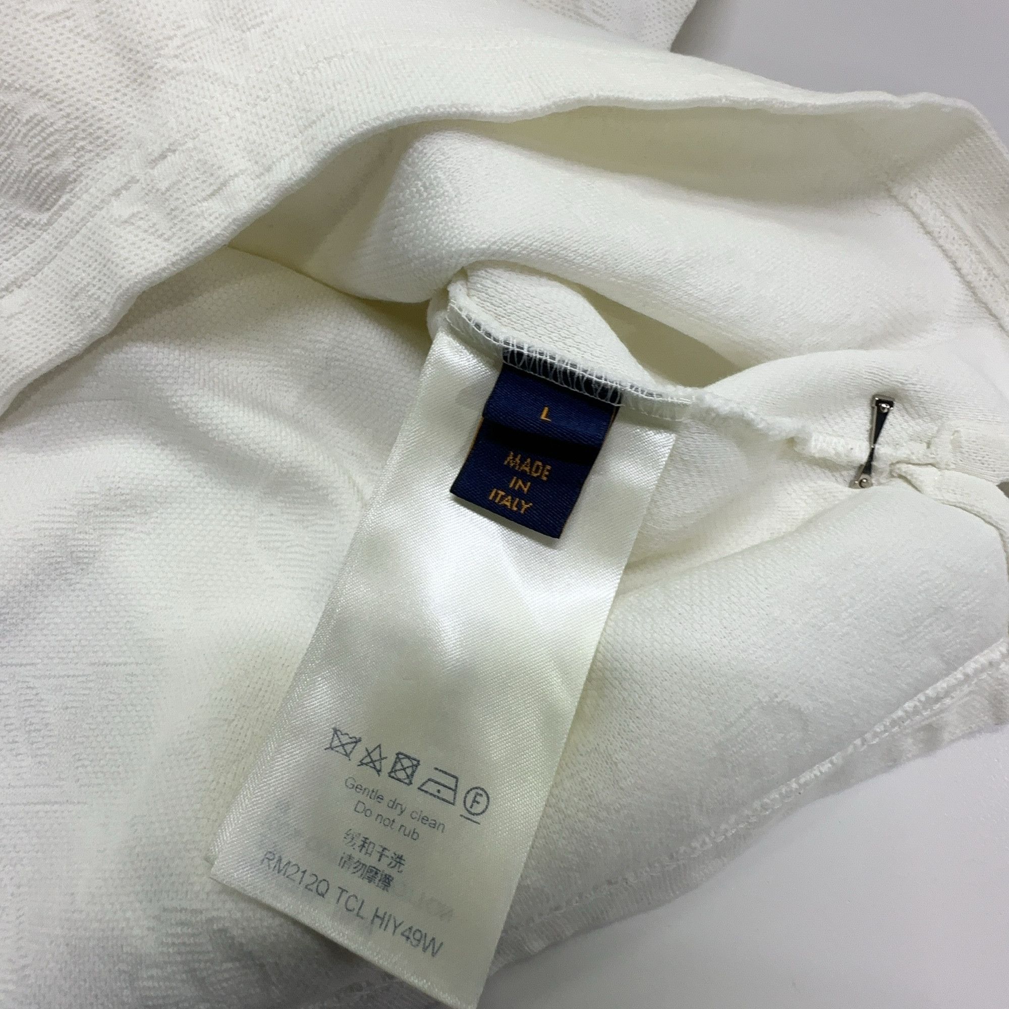 Louis Vuitton Louis Vuitton Monogram 3D Pocket T-Shirt Size L Size US L / EU 52-54 / 3 - 3 Thumbnail